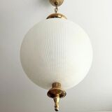 Suspension globe en verre et laiton