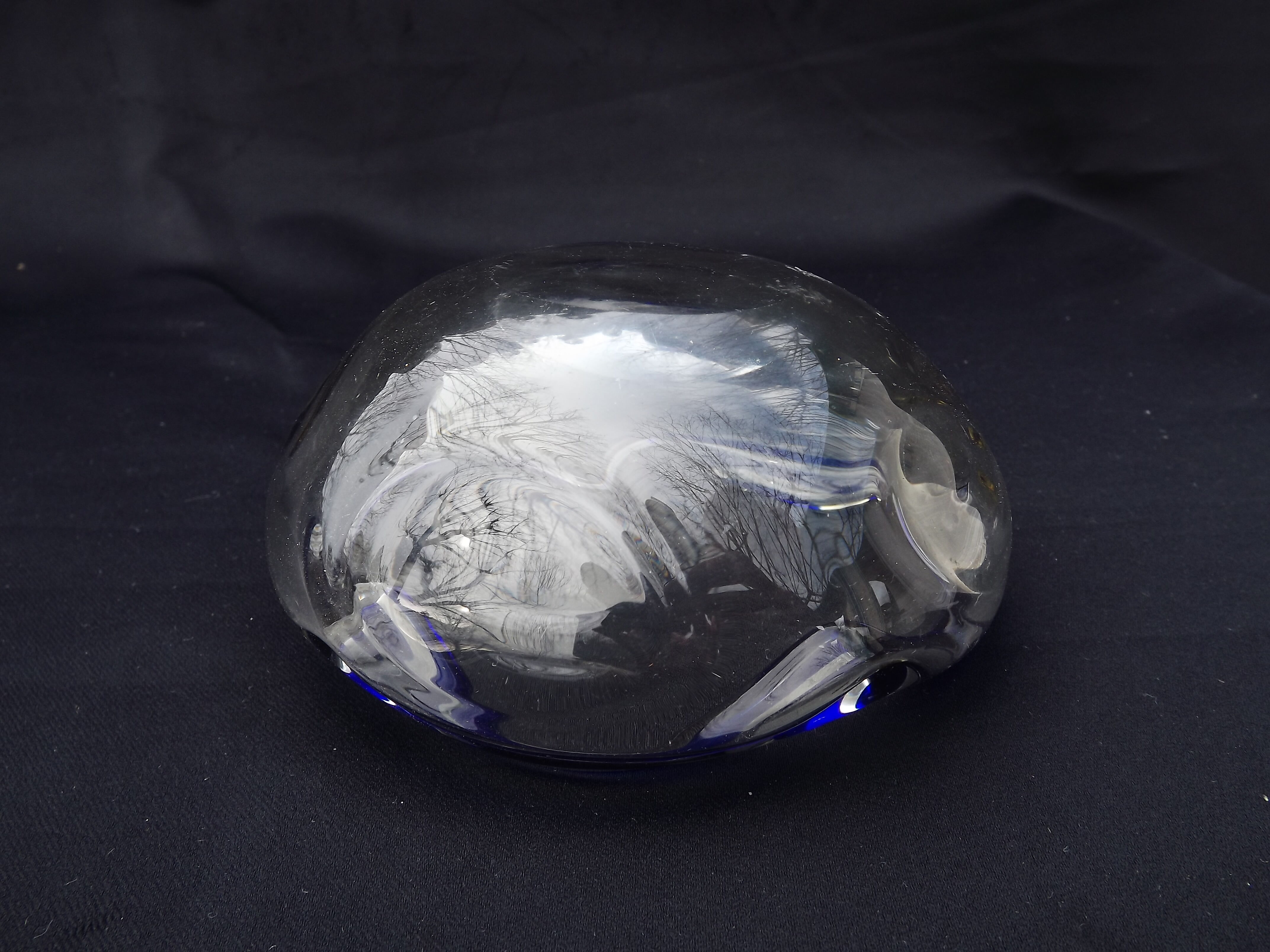 Glass pate trinket bowl