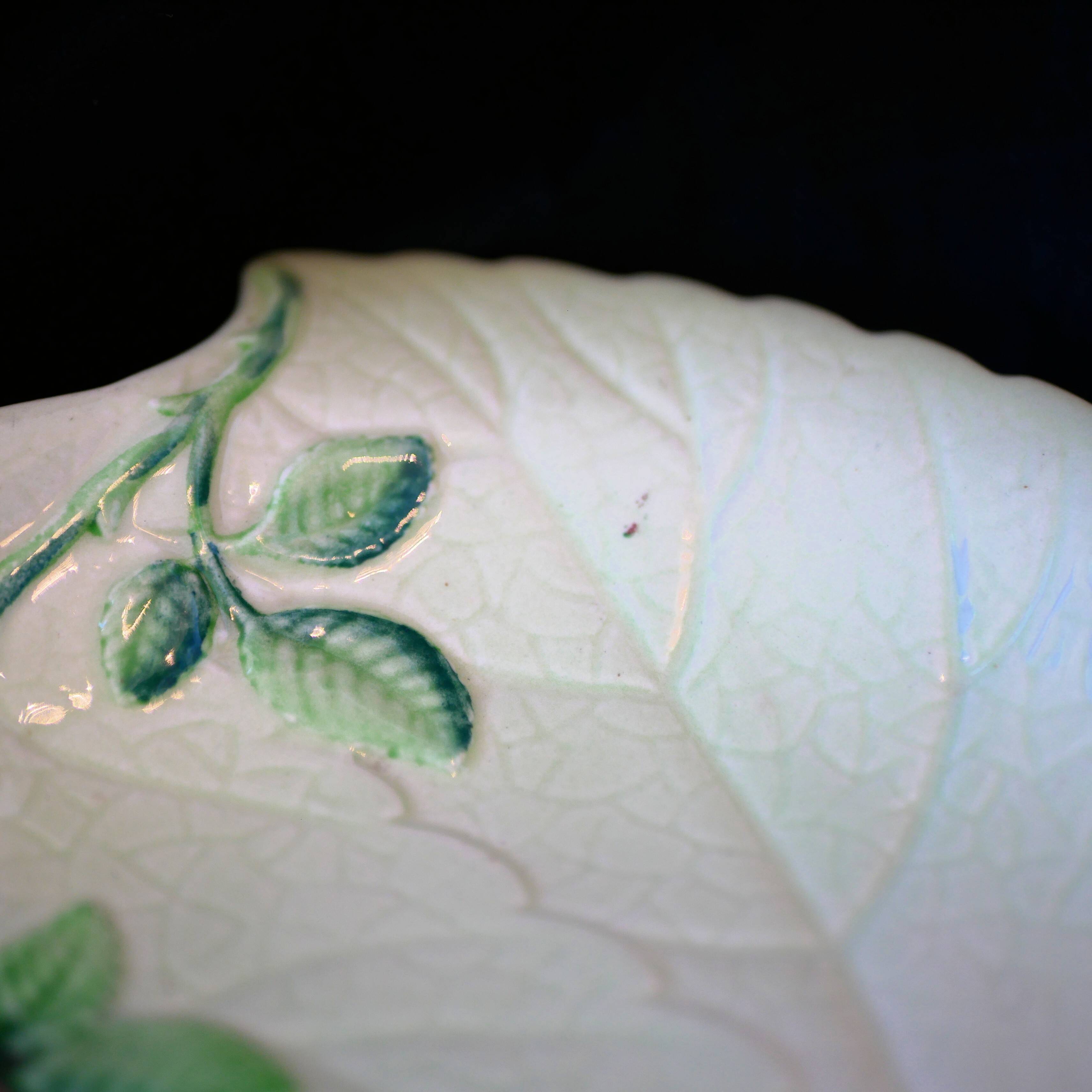 Plat de service décoratif Carlton Ware à feuilles vertes et fleurs roses