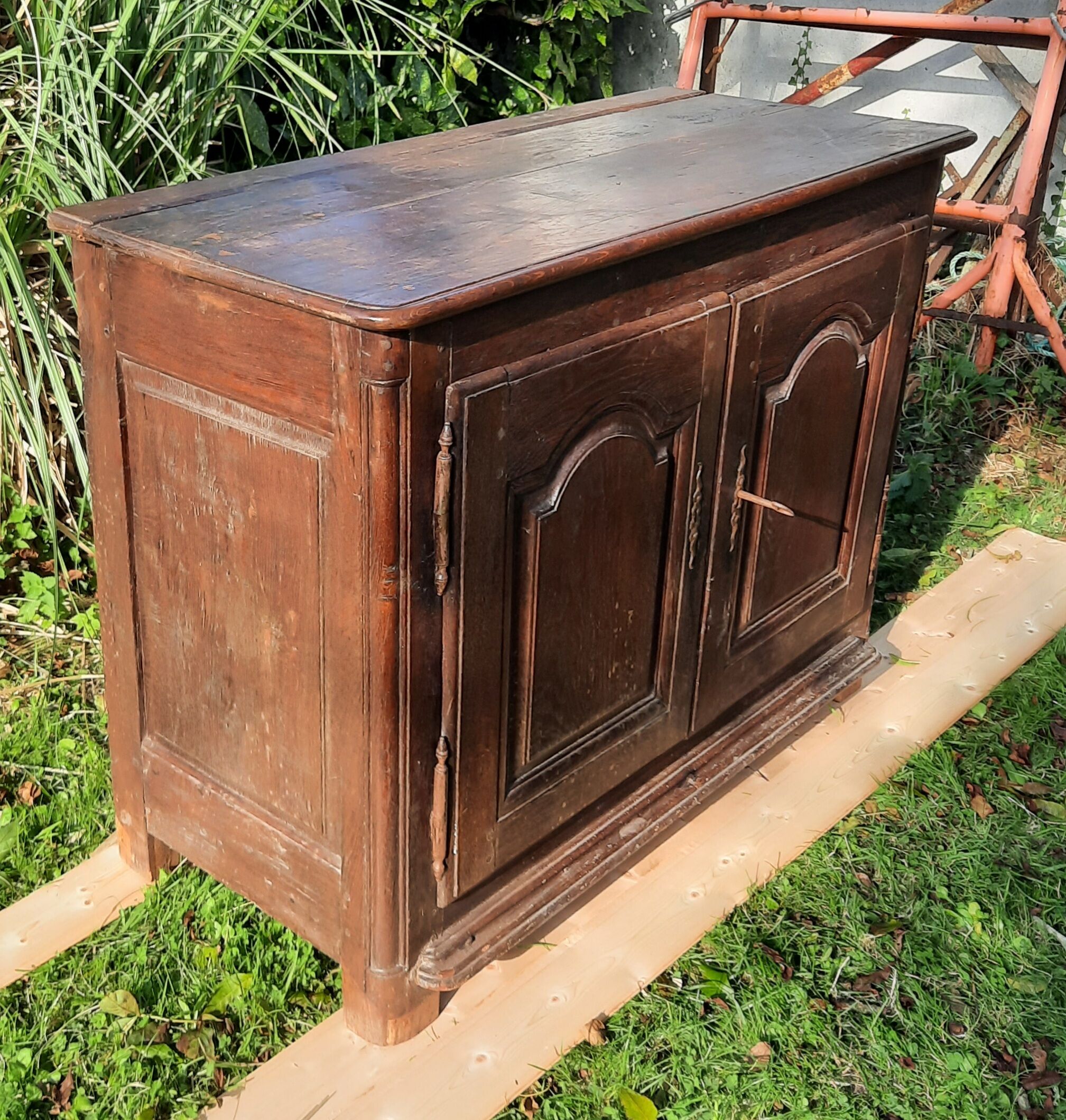 Petot Buffet in chene of the eighteenth century