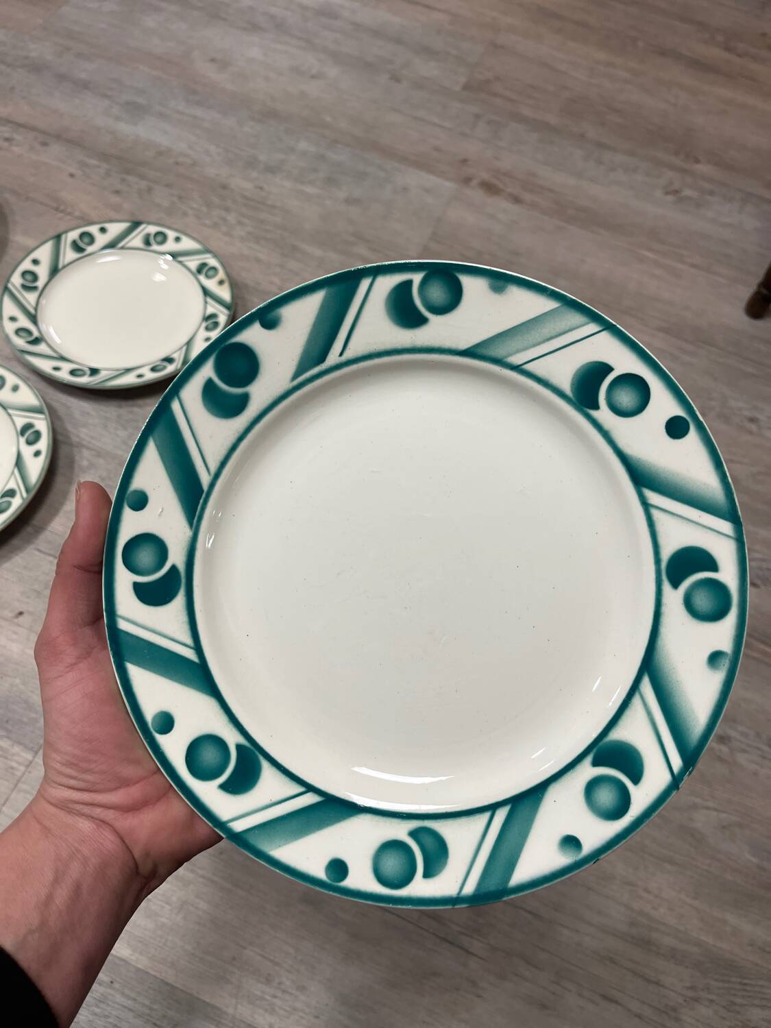 Set of 8 plates