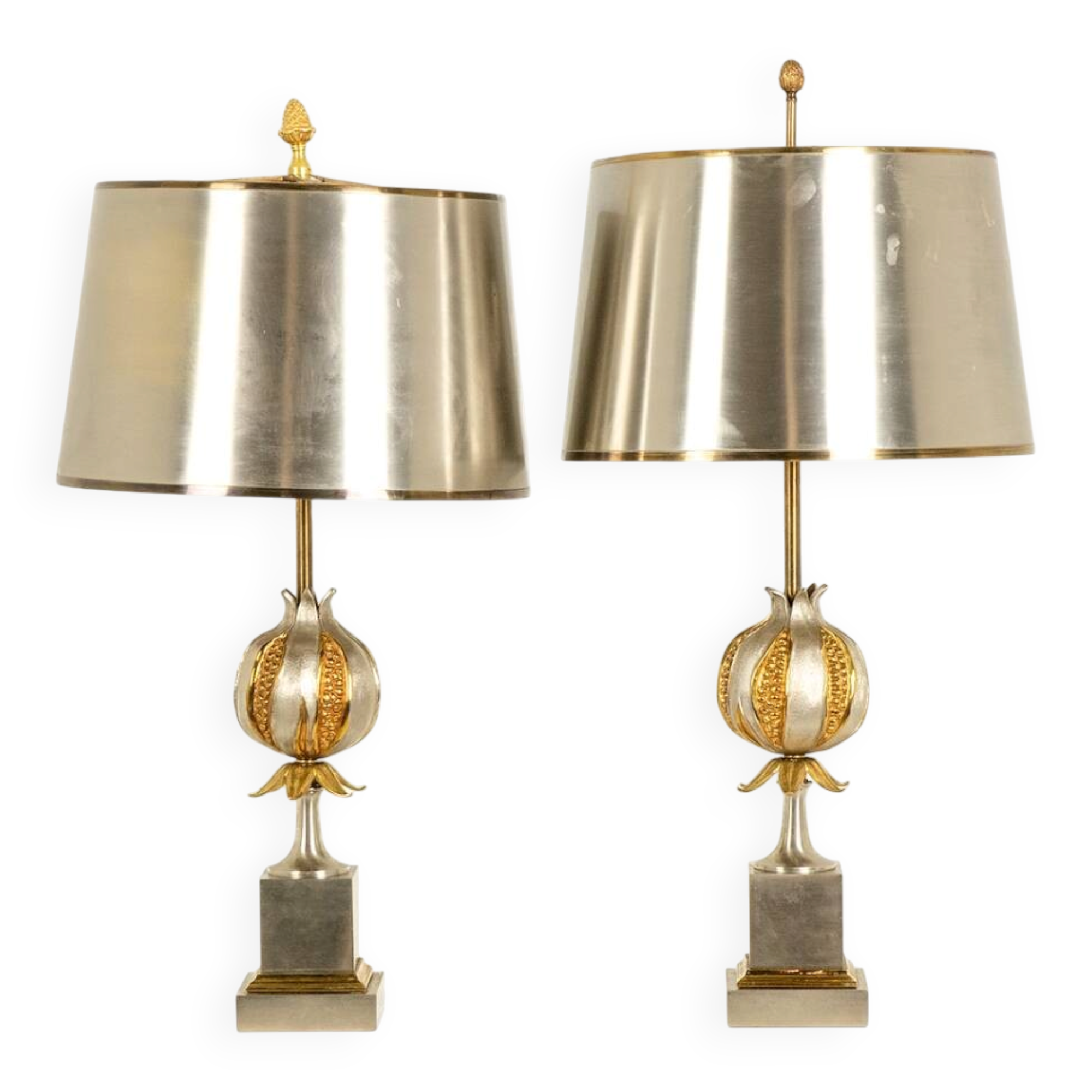 Pair of "grenade" lamps by Maison Charles in bronze, 1970s.