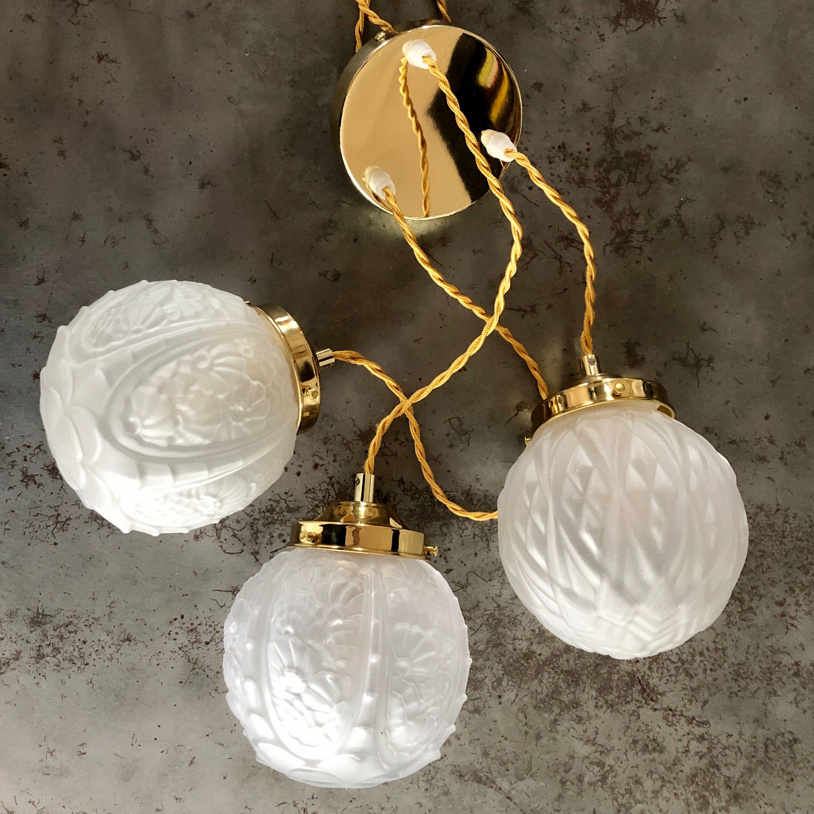 Suspension cascade three lights globes art deco vintage