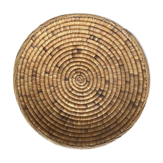 Braided wicker dish
