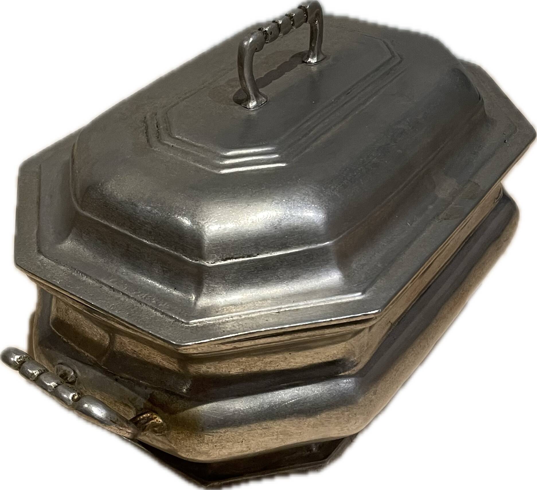 Soupière en étain