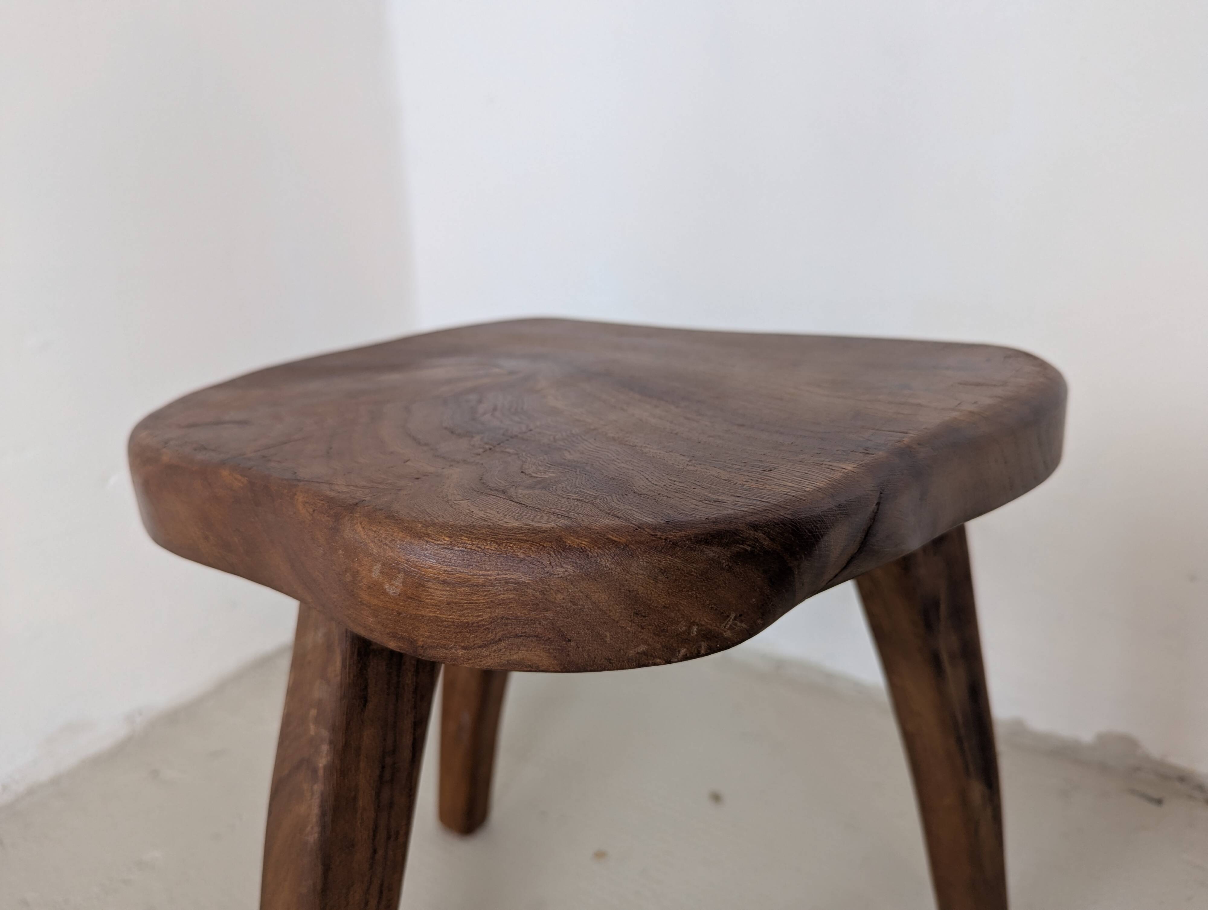 Tabouret bas en bois massif, Henri Bataille