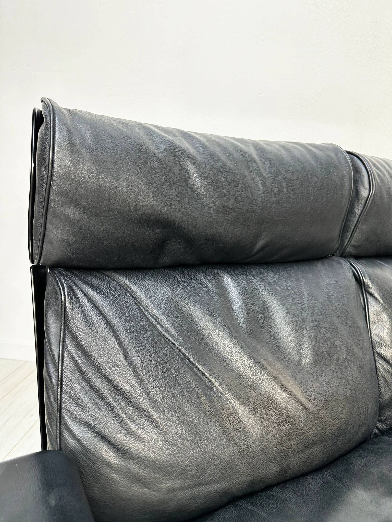 ‘70s/‘80s Vintage 620 Leather 2-Seater Sofa by Dieter Rams for Vitsoe