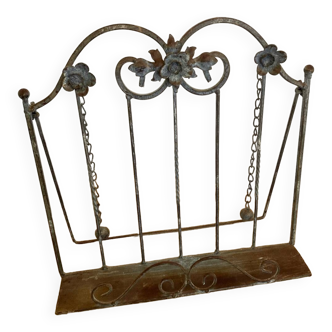 Lutrin / Étagère porte livre en métal style art nouveau