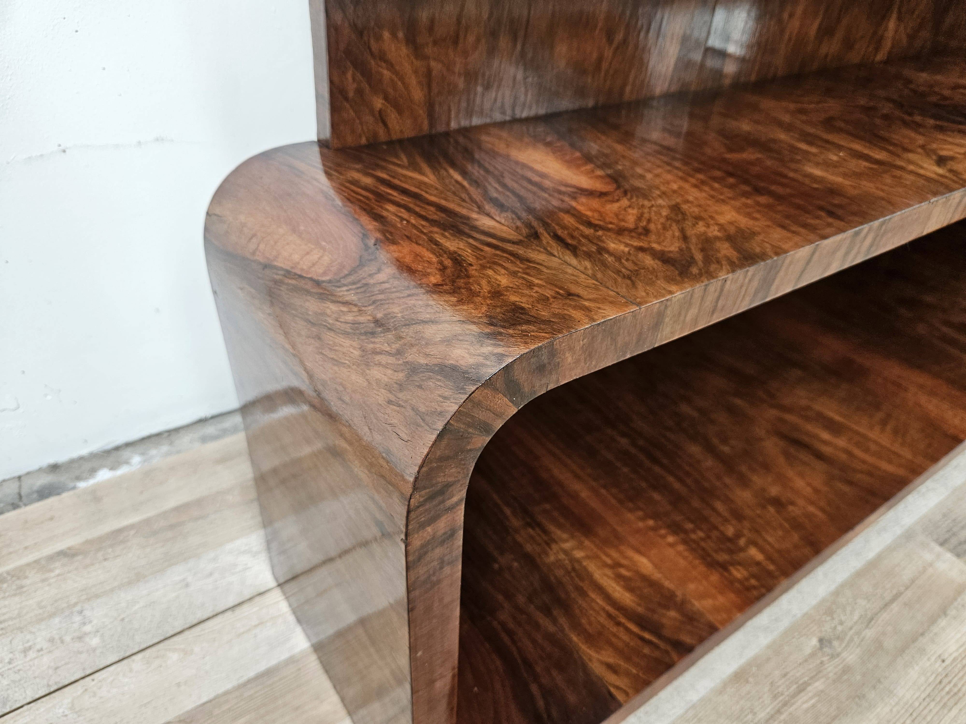 Art Decò dressing table in walnut root with mirror