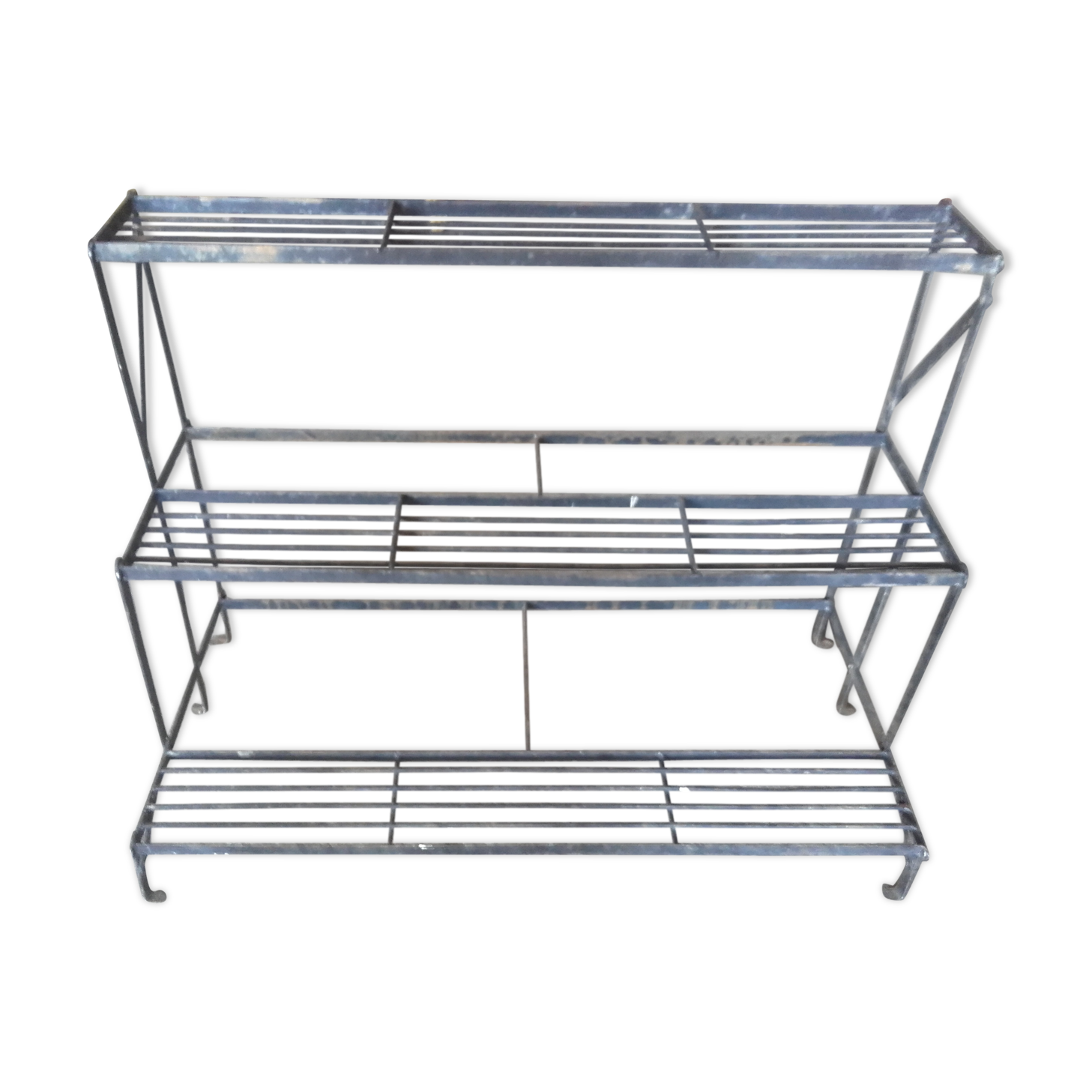 Iron plant holder