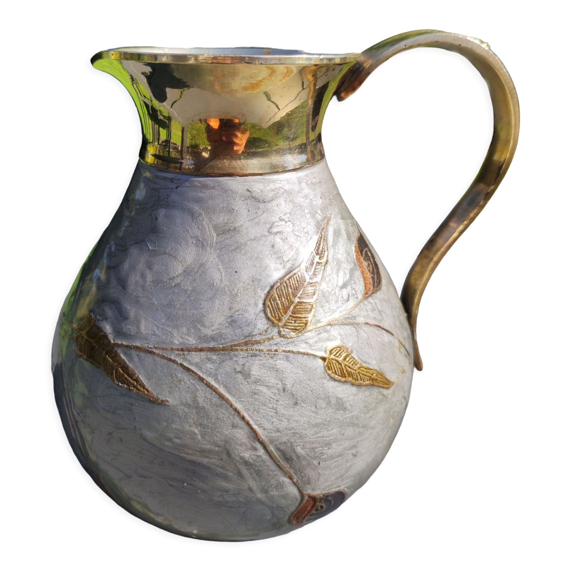 Decorative decanter in solid enamelled brass