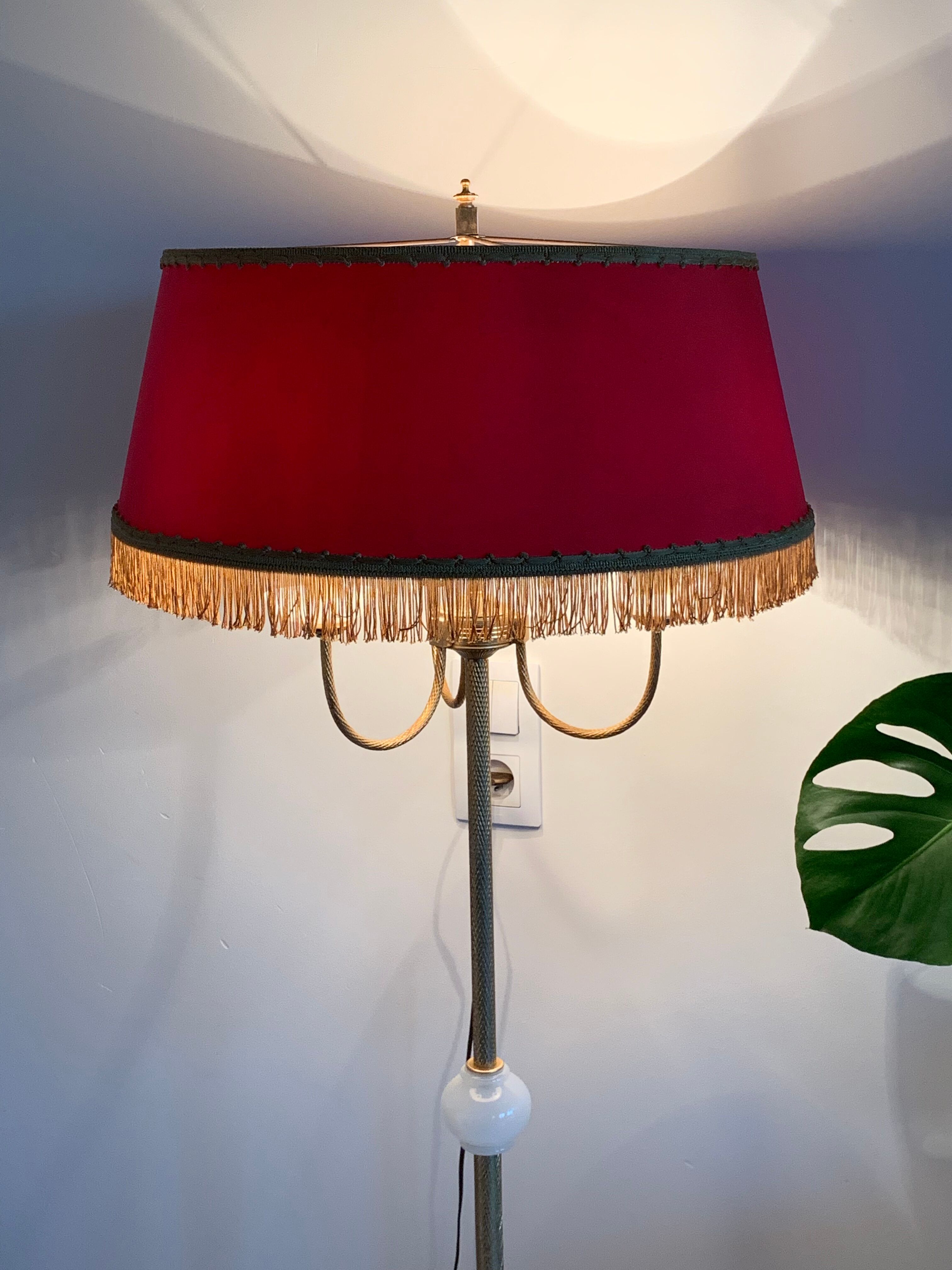 Vintage brass floor lamp in scale and opaline 1950