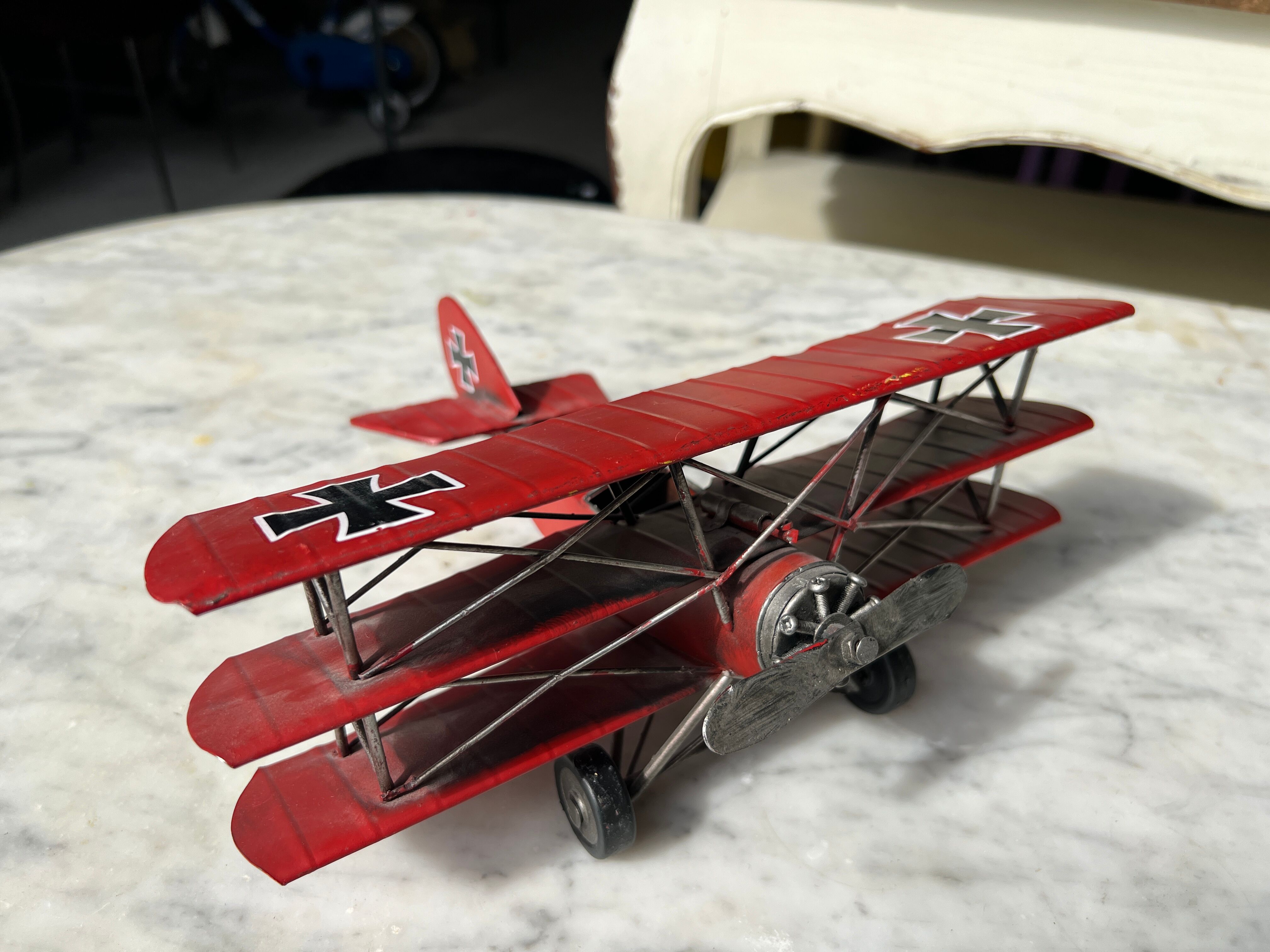 Three-level metal aircraft
