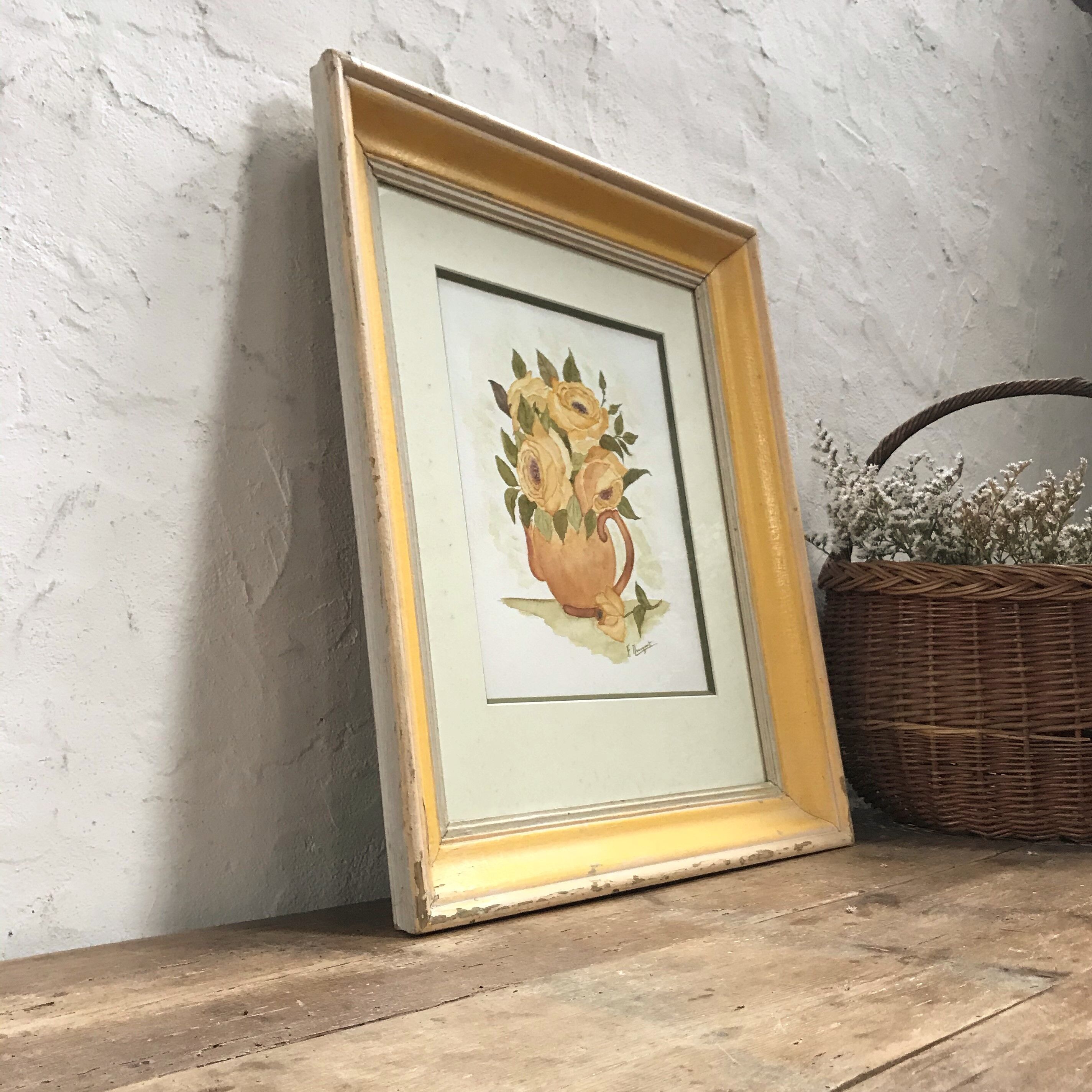 Table bouquets of yellow roses
