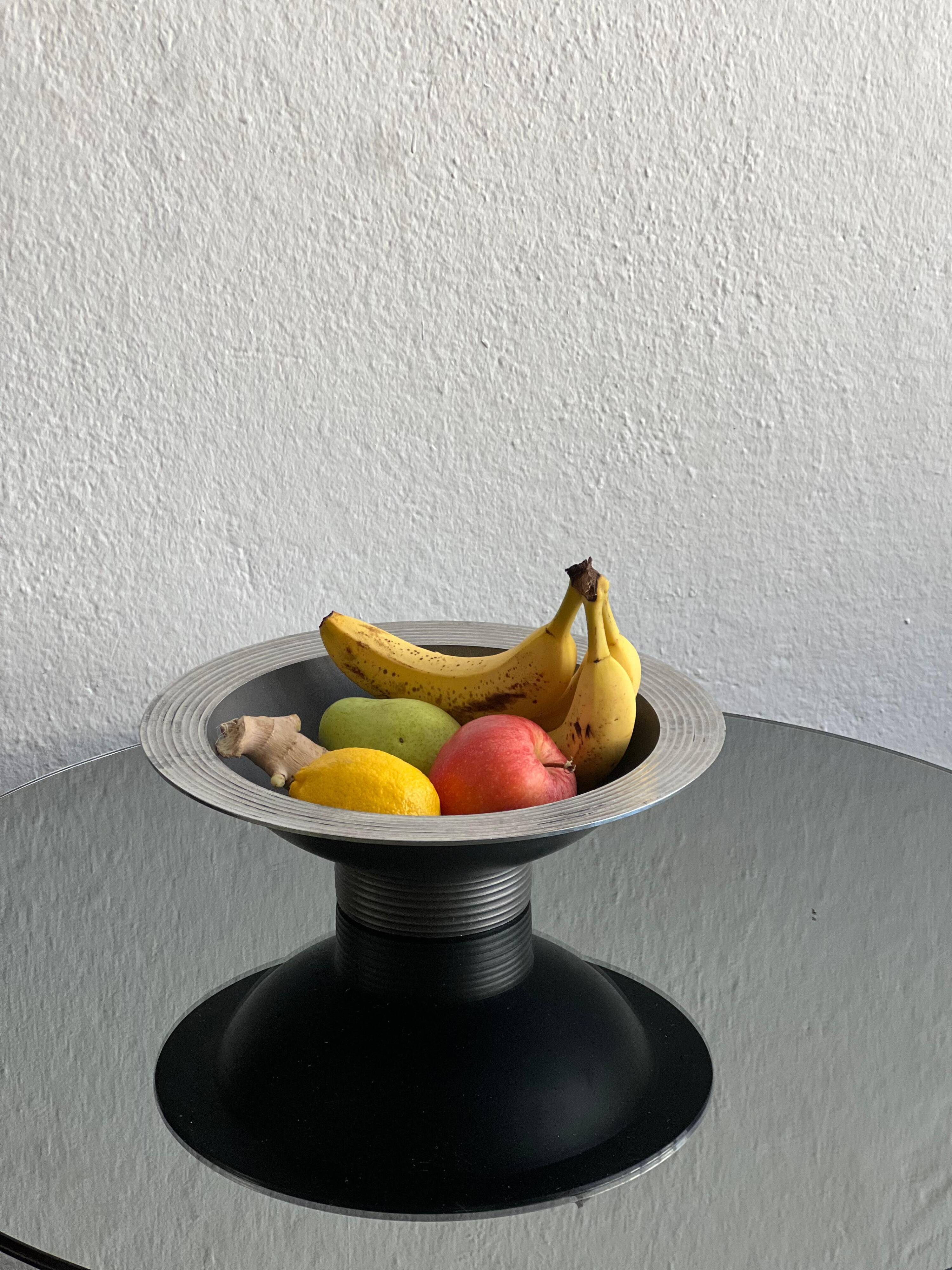 Centerpiece metal art deco fruit bowl, center table, accessory for styling