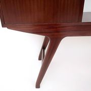 Meuble TV en hêtre de style Parisi avec intérieur en frêne