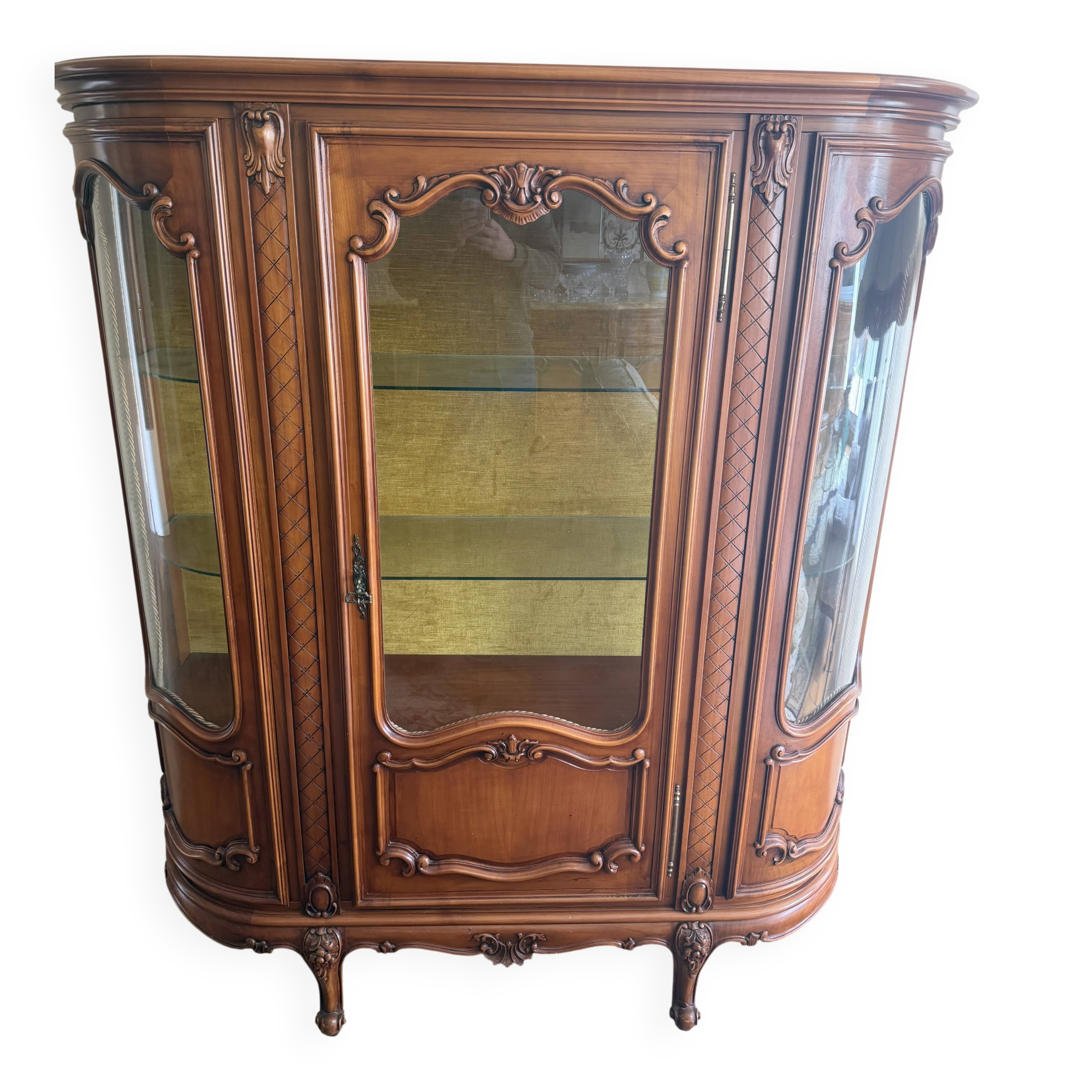 Louis XV style display cabinet in carved wood – elegant vintage furniture