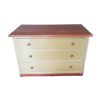 Retro chest of drawers in its juice