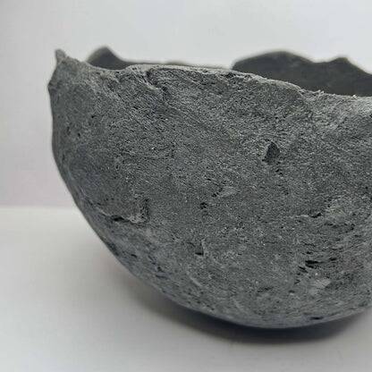 Ontake - artisanal pot in mineral cement - Wabi-Sabi style