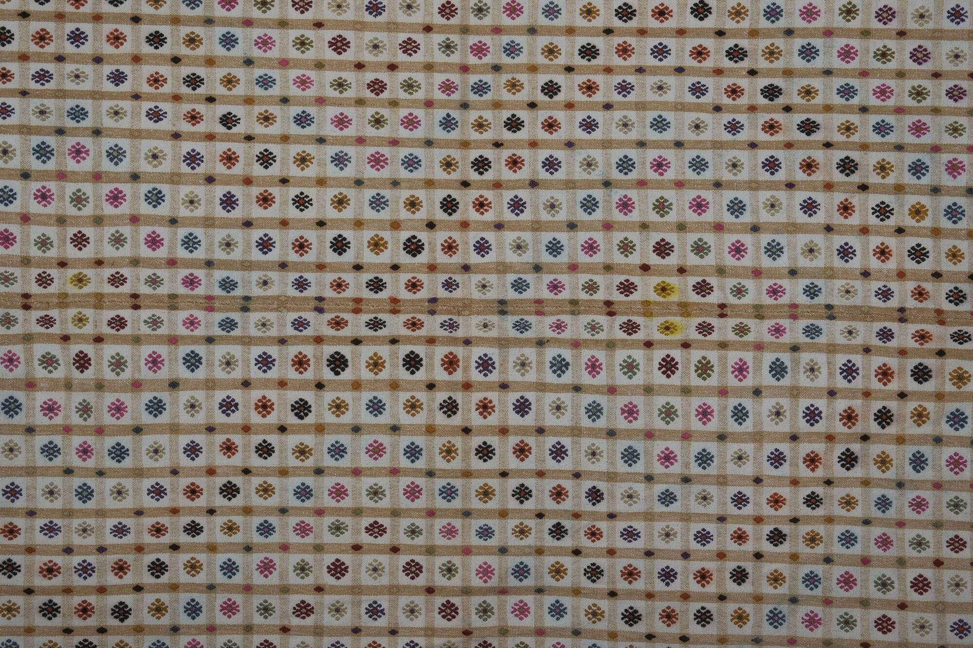 Vintage Turkish kilim, handwoven, 230x305 cm.