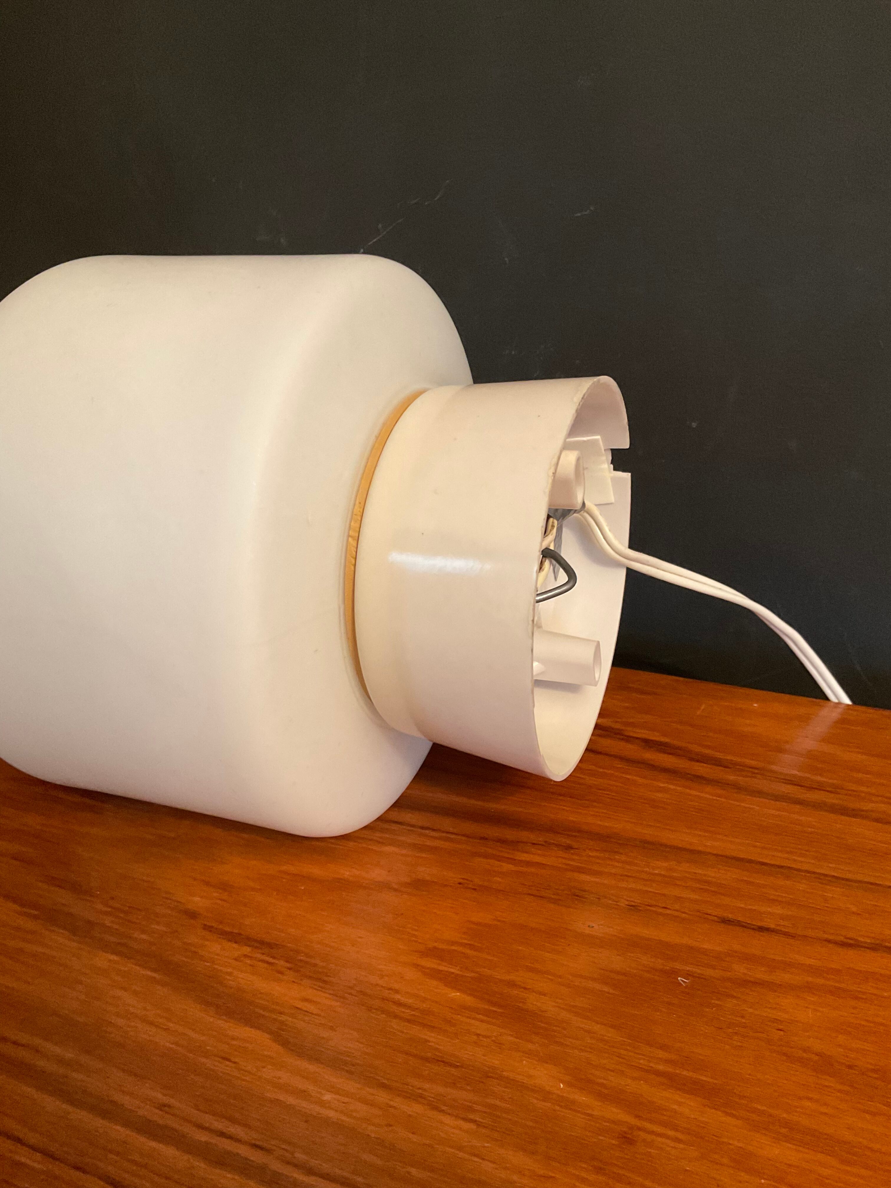 Mushroom lamp in opaline 60s