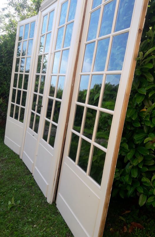 Double door glass partition