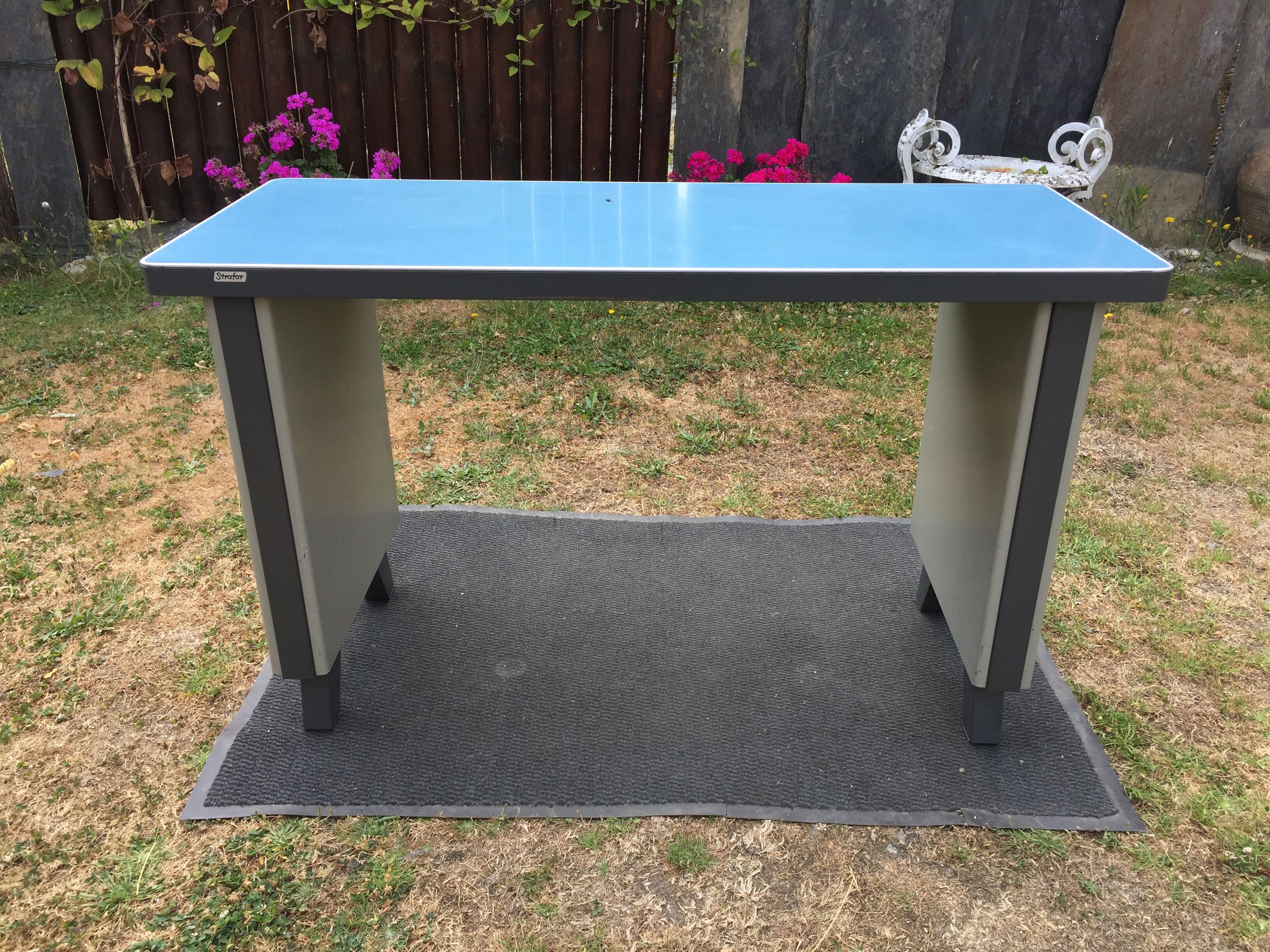 Modernist industrial and vintage console table in Stafor brand metal