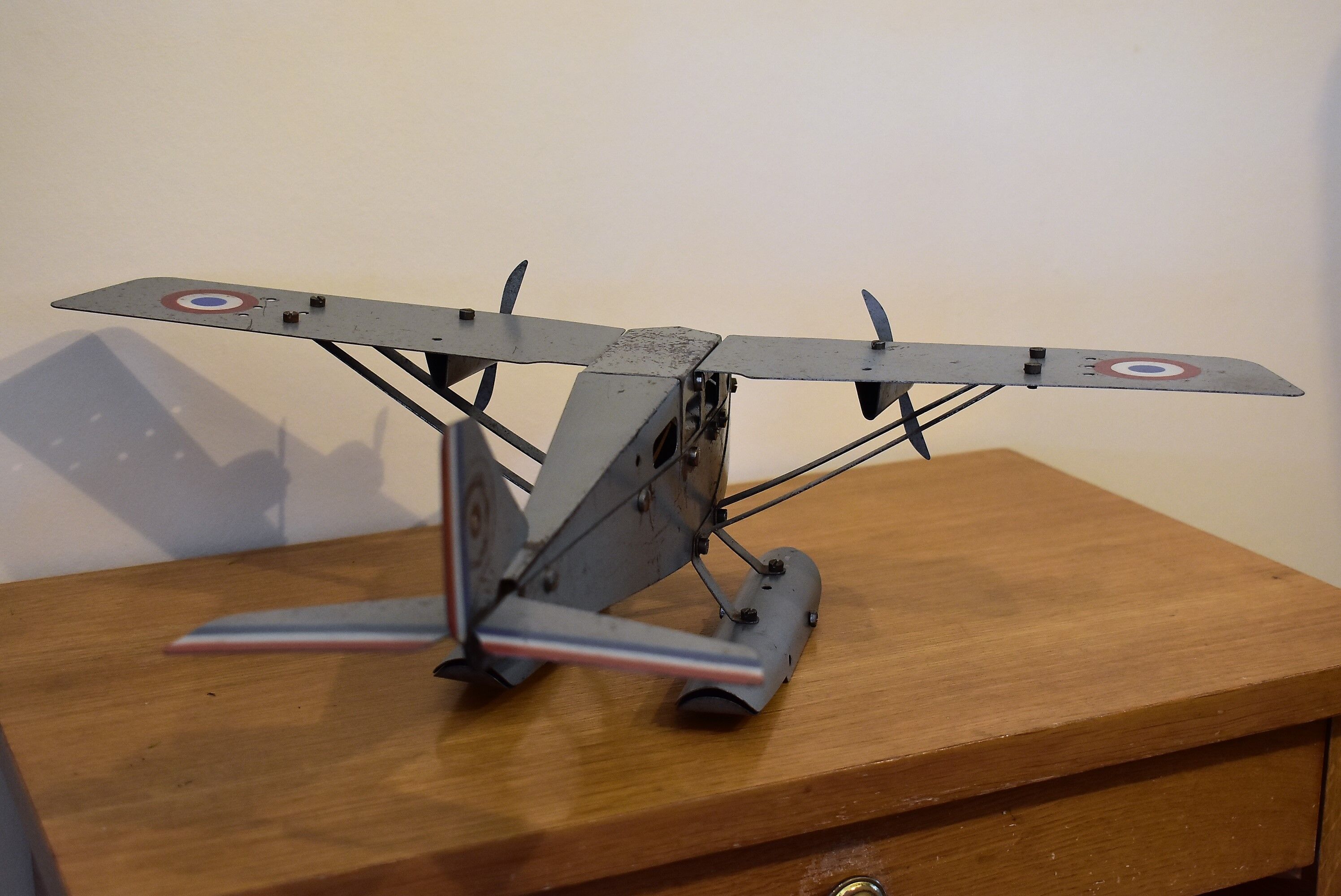 Metal mecavion circa 1950 aircraft