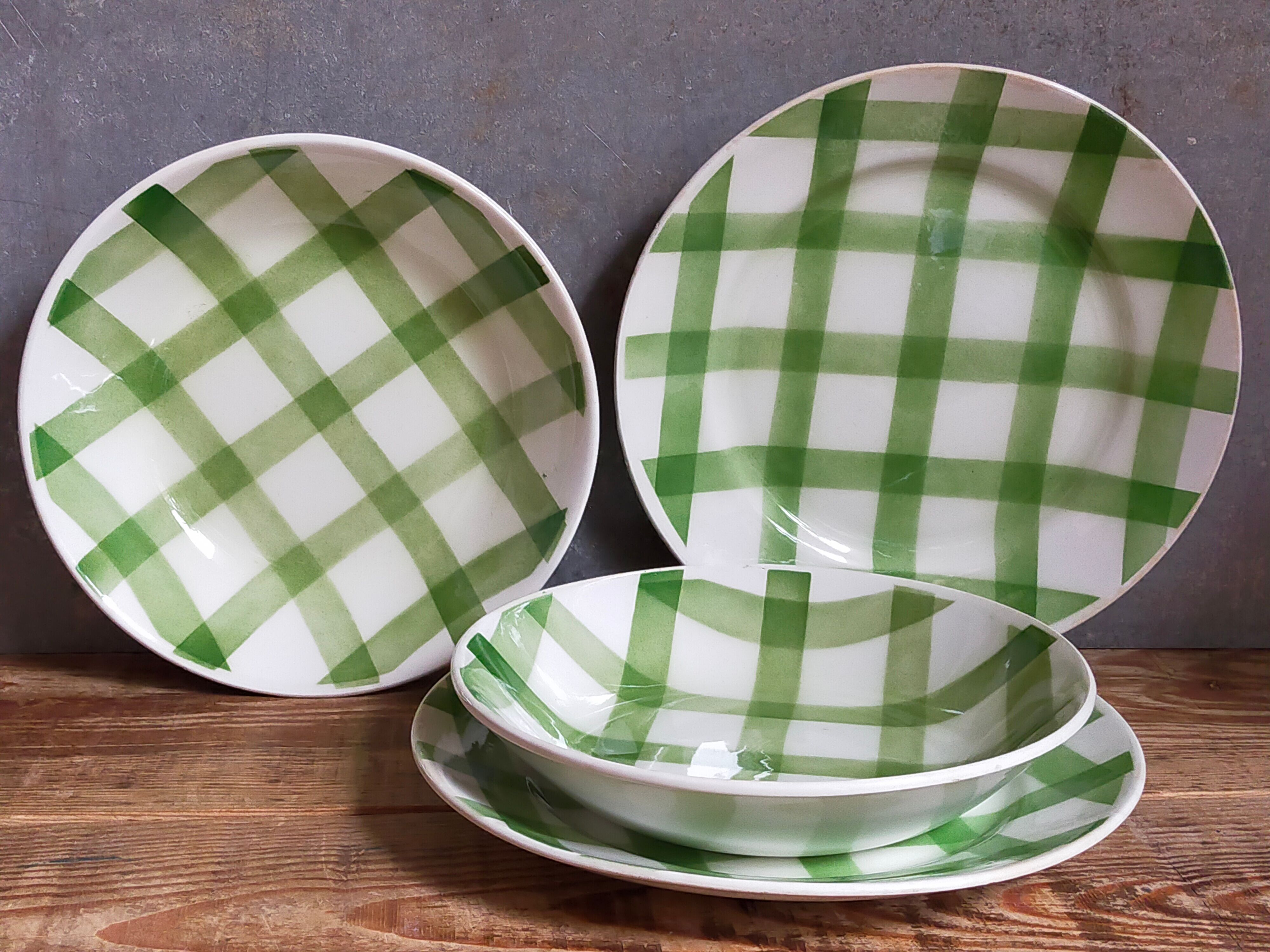 Set of plates Moulin des Loups vintage
