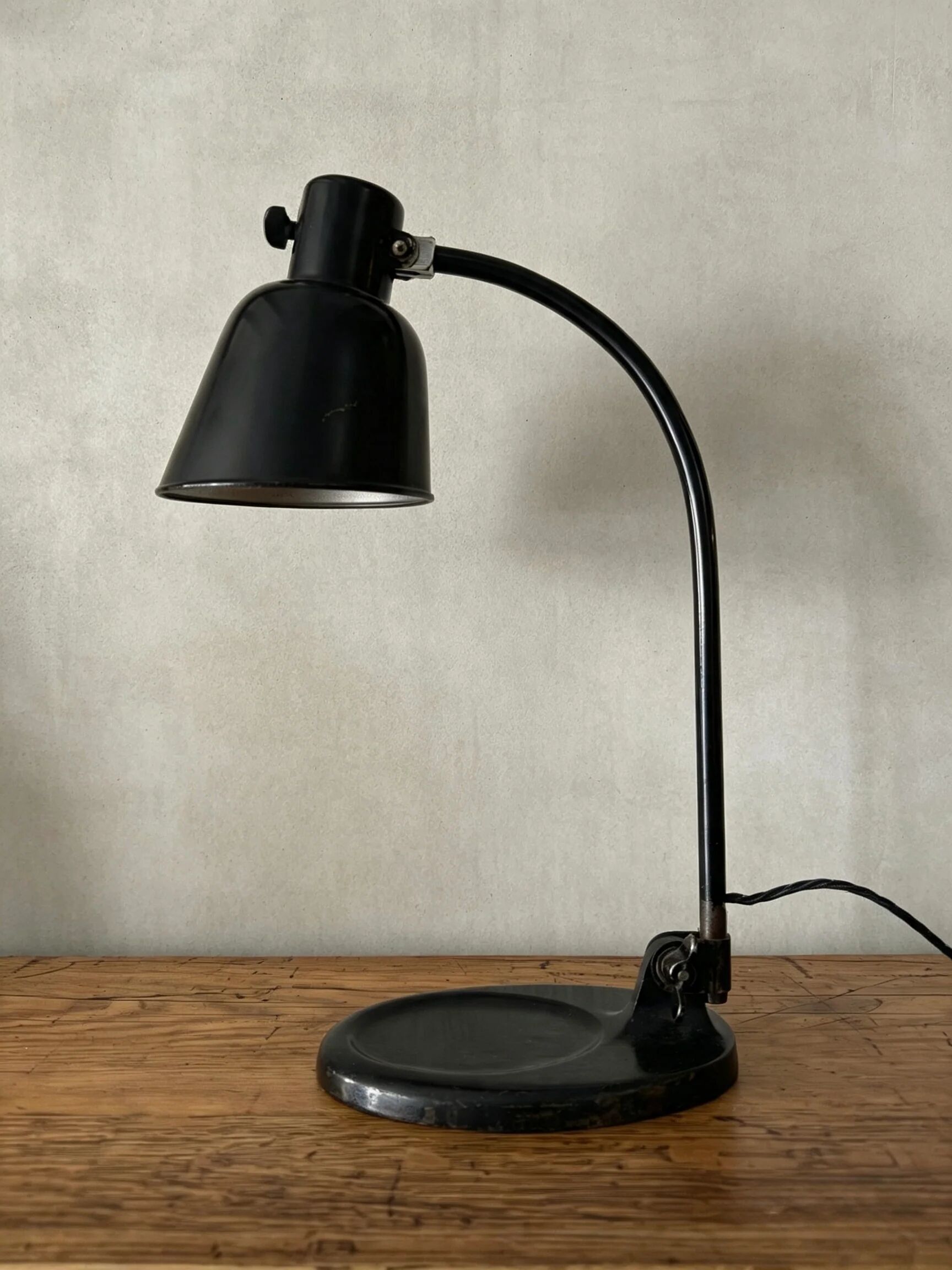 1930s bur, bunte & remmler model matador 2768 table lamp