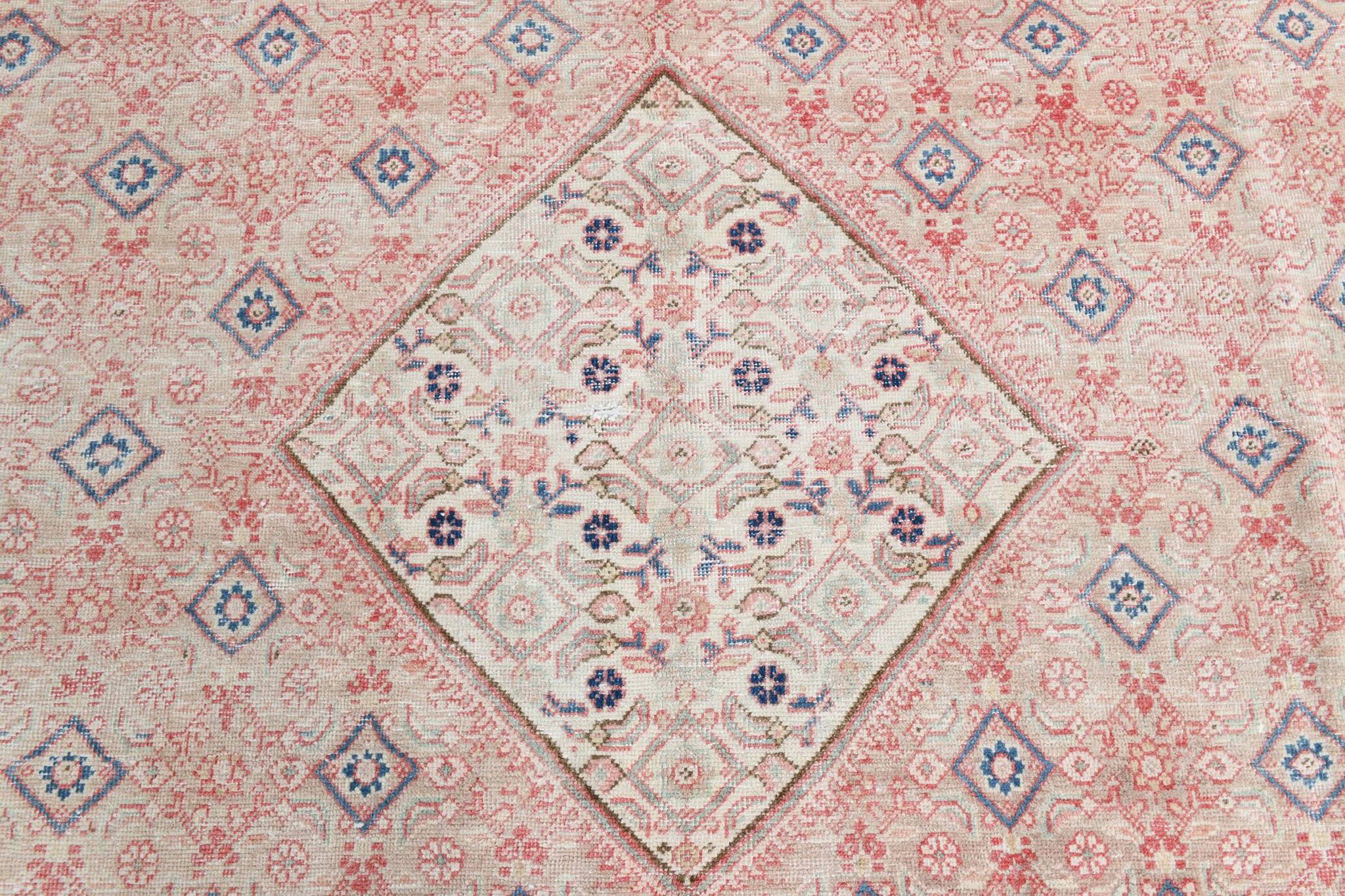 Tapis persan classique rose et bleu