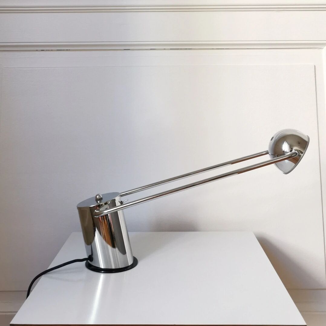 Chrome desk lamp, 197p