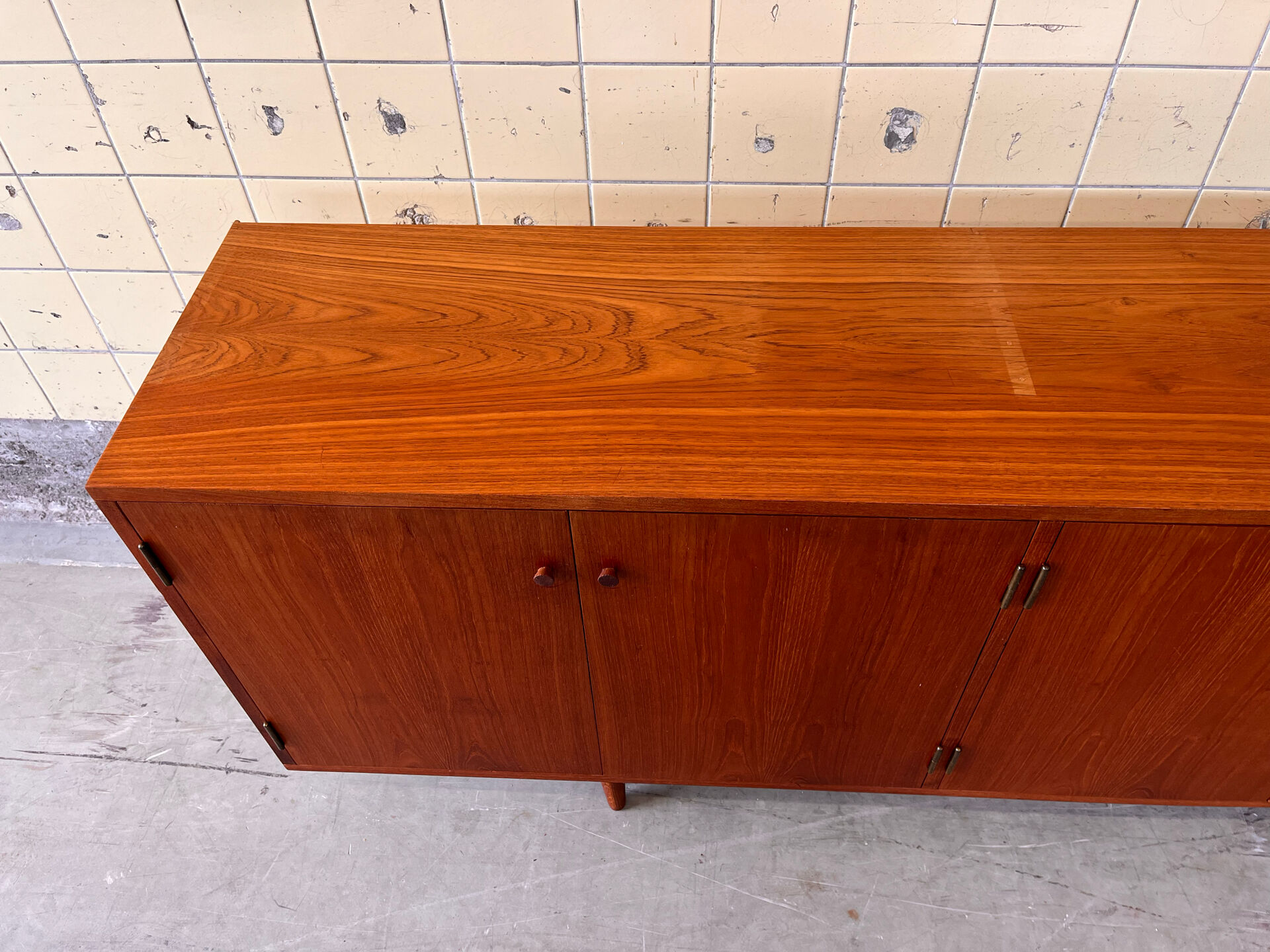 Buffet vintage en placage de teck