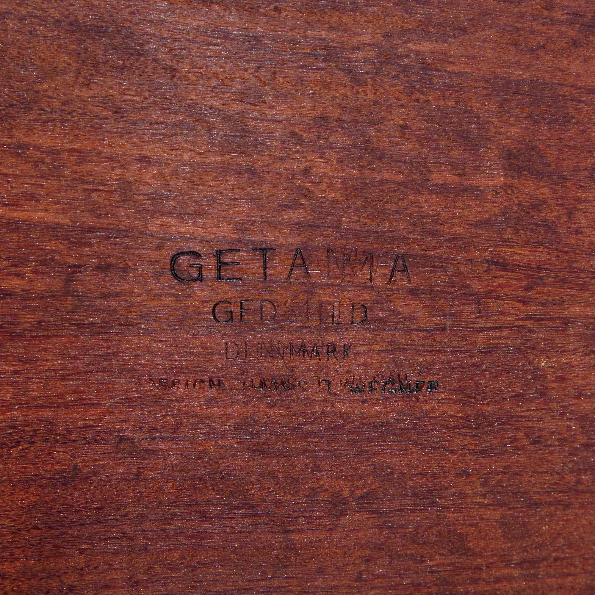 Oak coffee table by Hans J. Wegner Getama