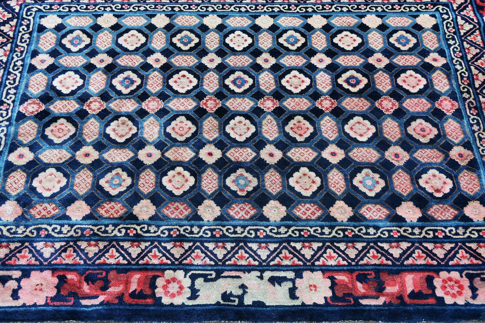 Chinese rug 1900 205 X 137 cm