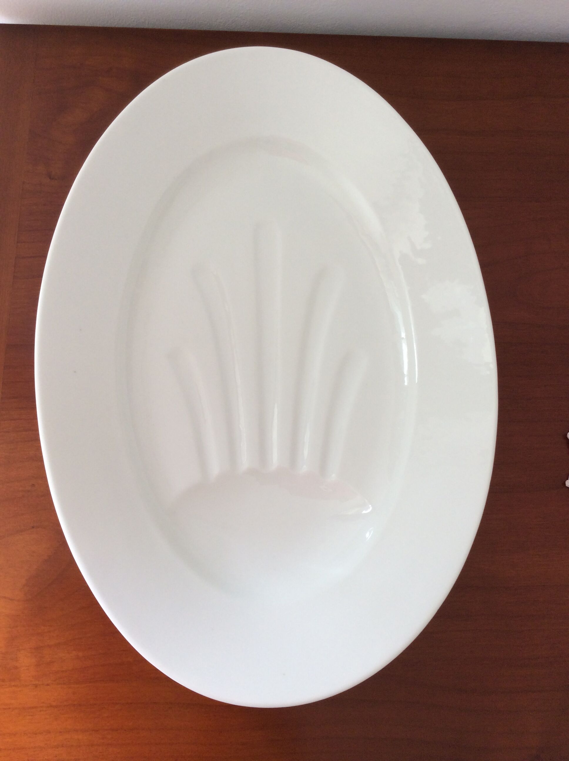 Old meat dish leg GD 14 imprint on base