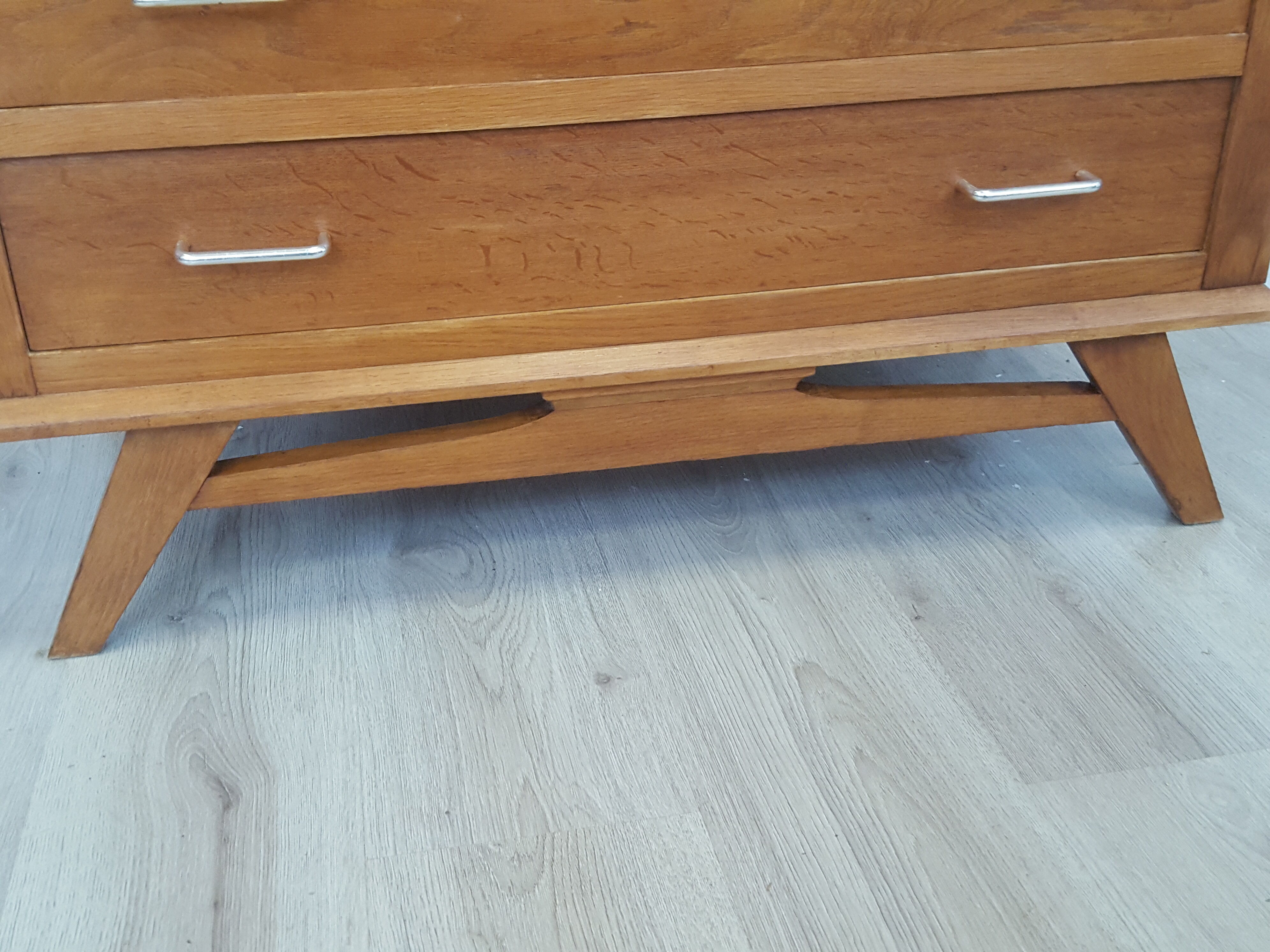 Vintage chest of drawers