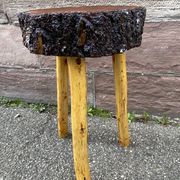Tabouret de ferme rustique 1960 brutaliste en bois vintage