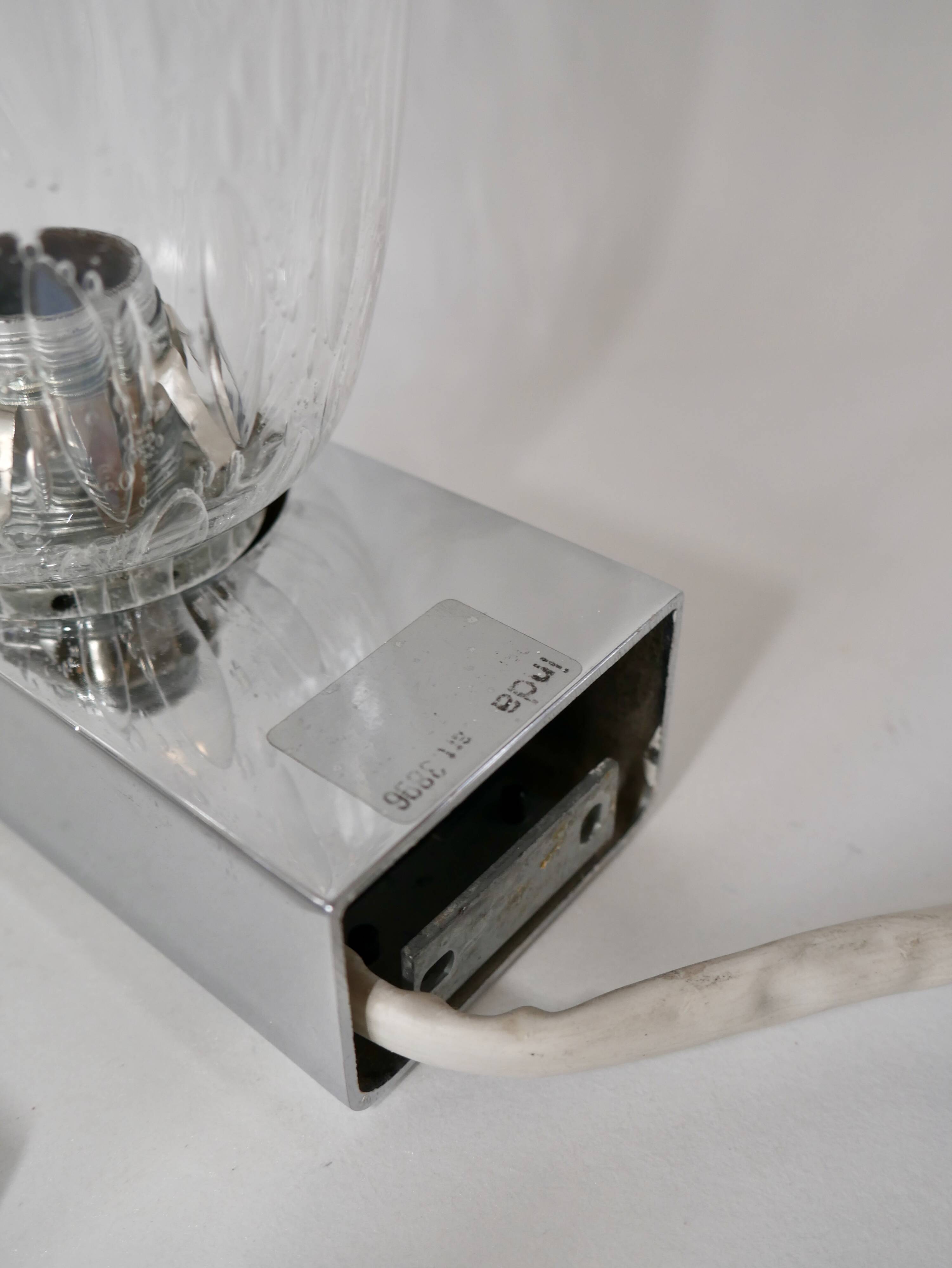 Paire d'appliques murales design en verre soufflé et chrome par inda circa 1960-1970