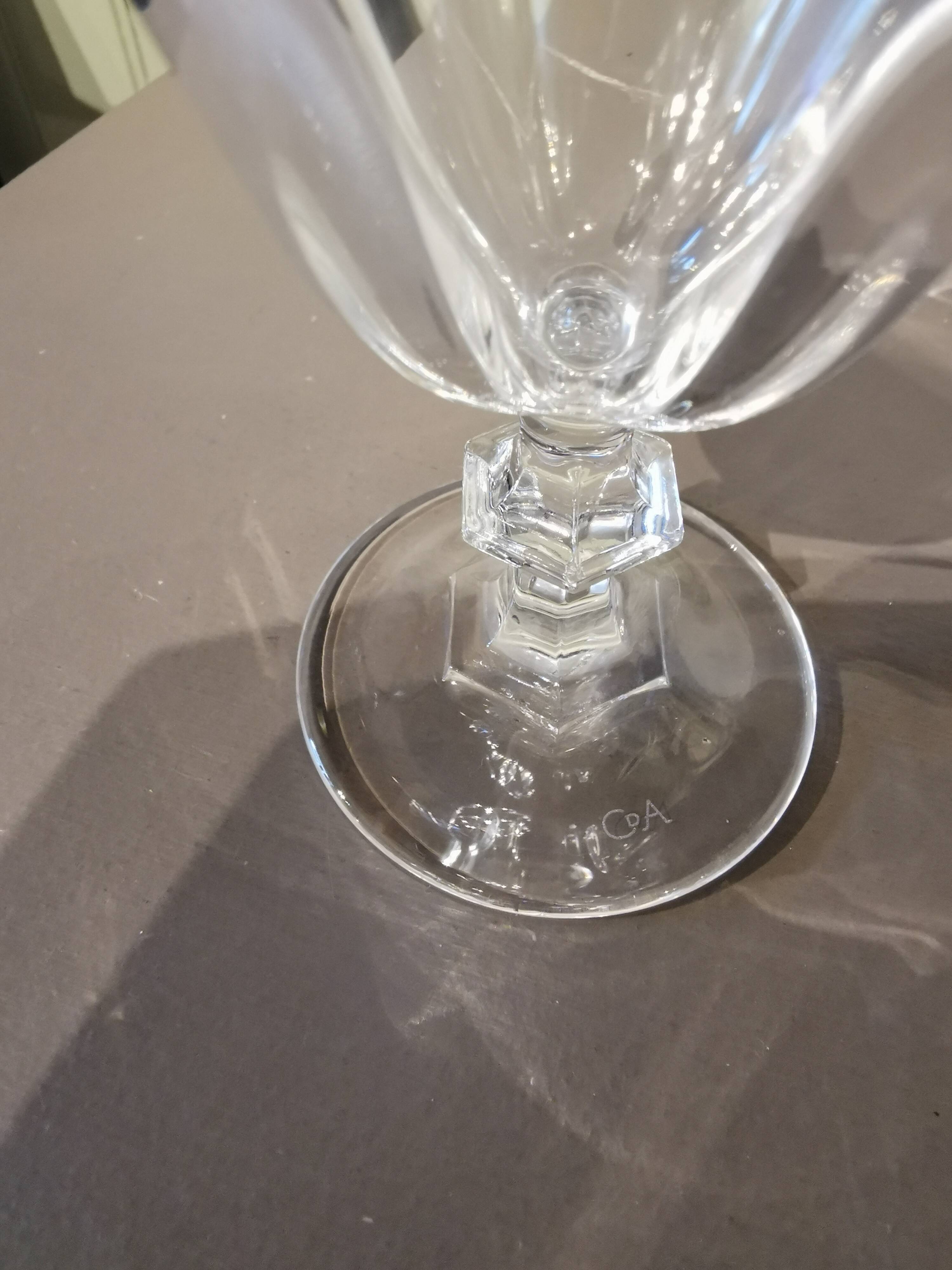 Suite de 8 verres à vin en cristal