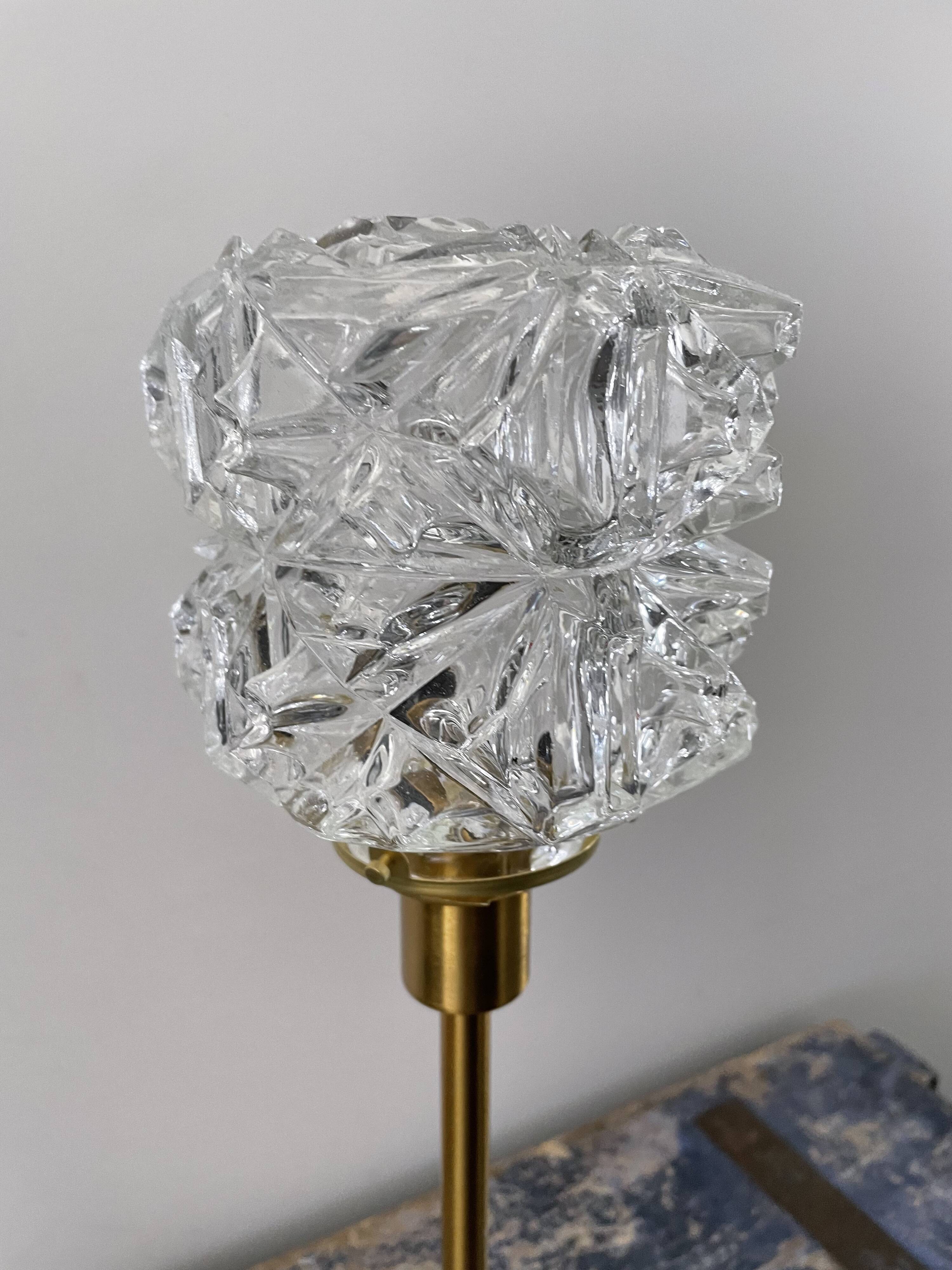 Table lamp globe in chiseled glass