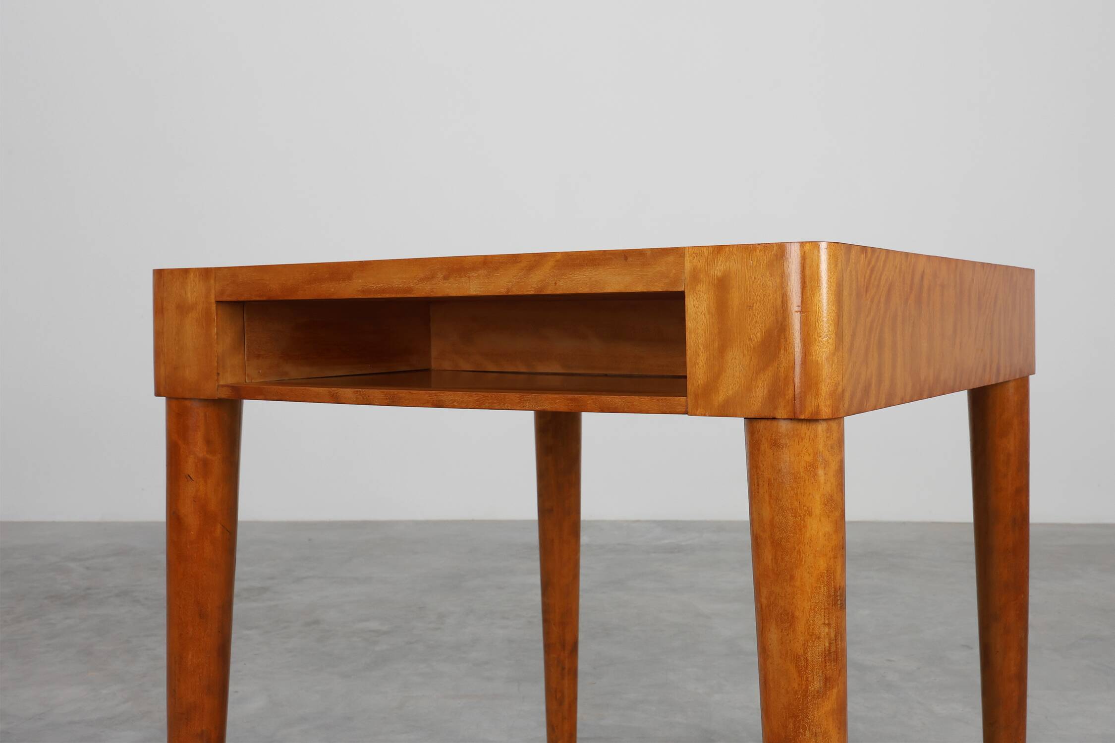 Art Deco Birch‑Veneered Side Table with Drawer, France 1920s