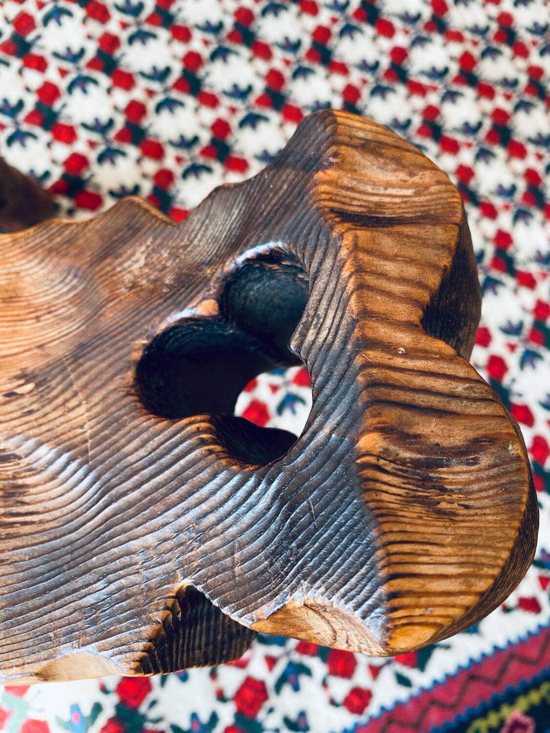 Antique tripod chair