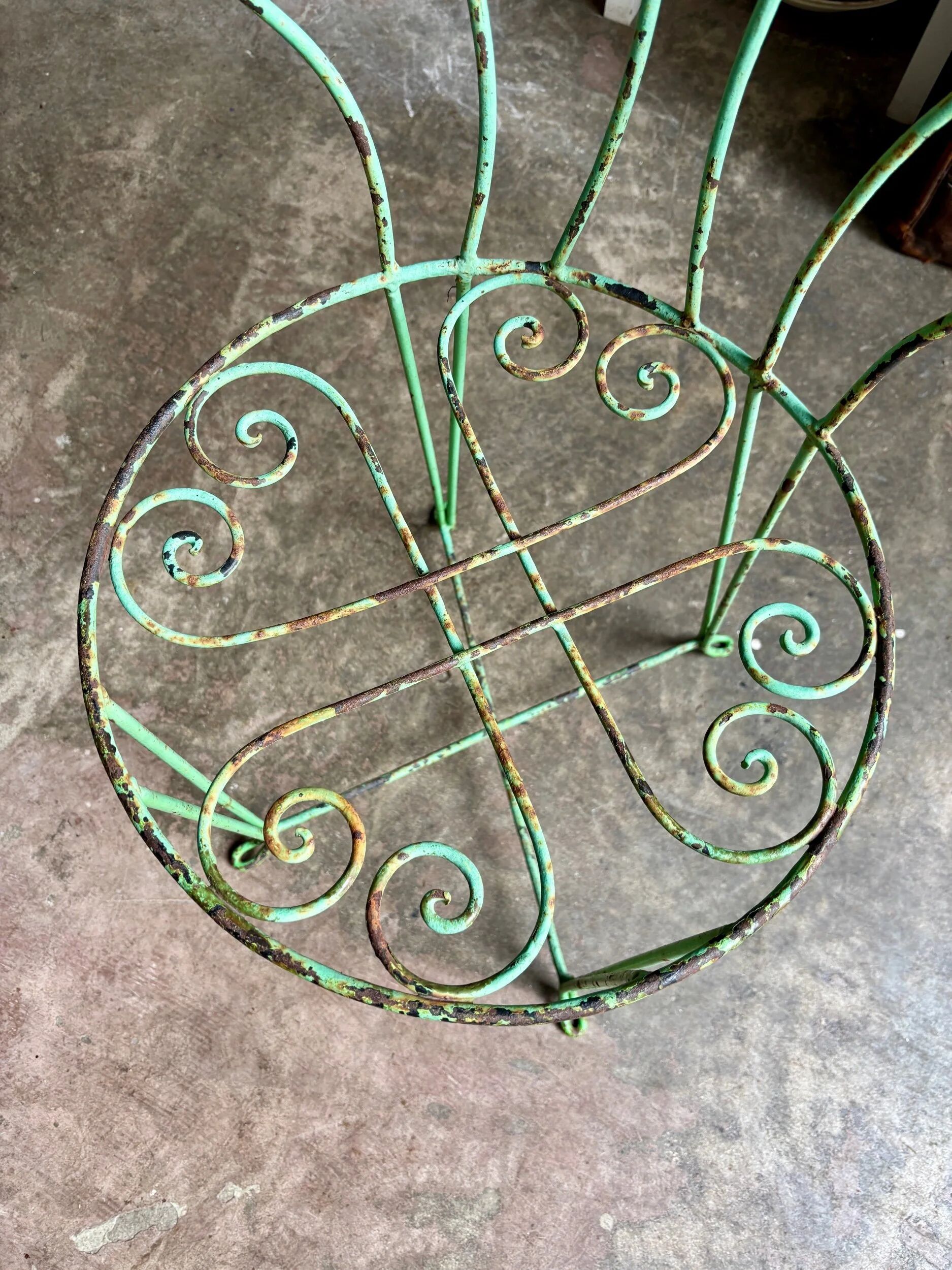 Chaise de jardin en fer forgé vert