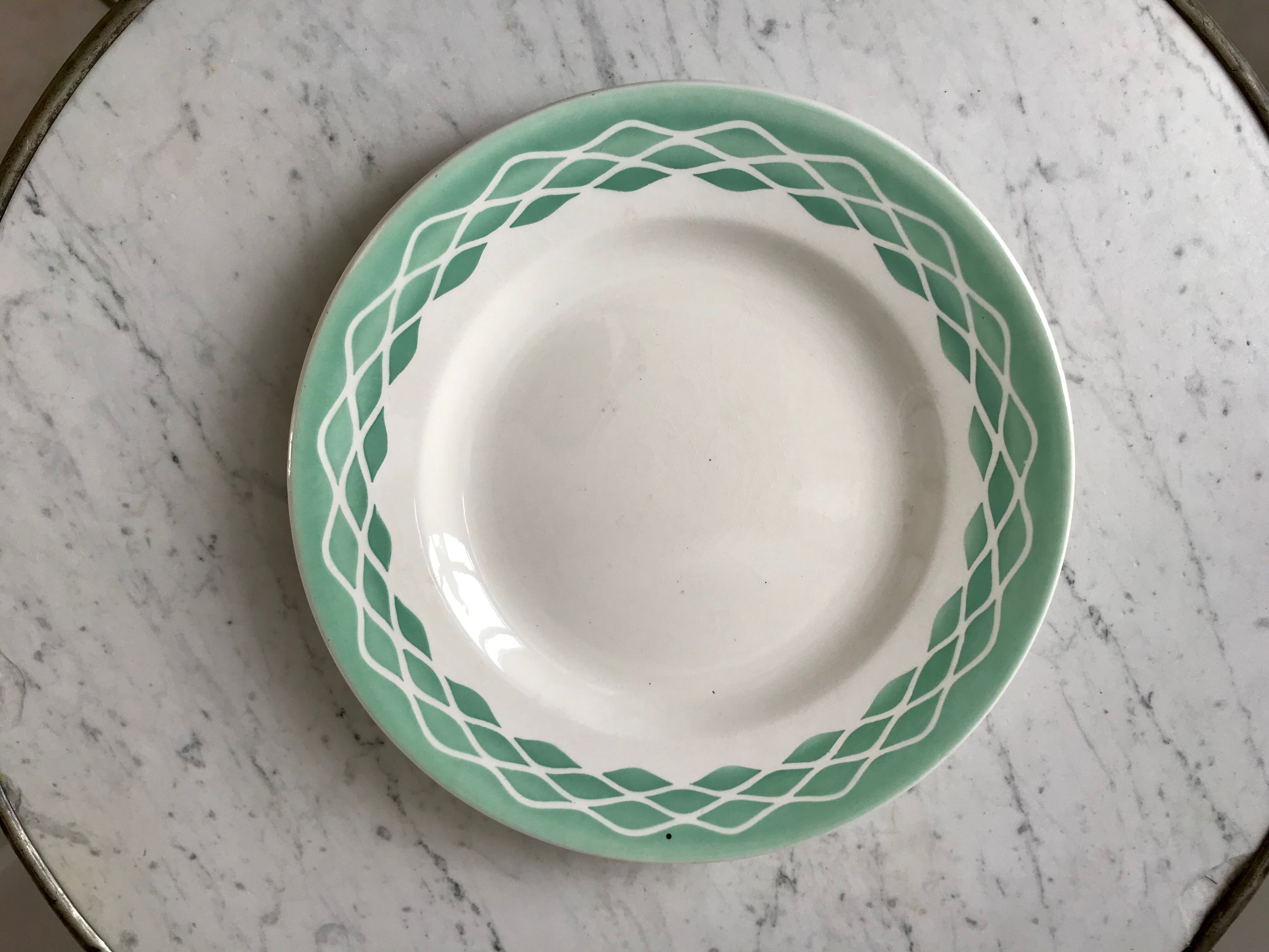 Round dish digoin sarreguemines model "lola" water green years 30-40