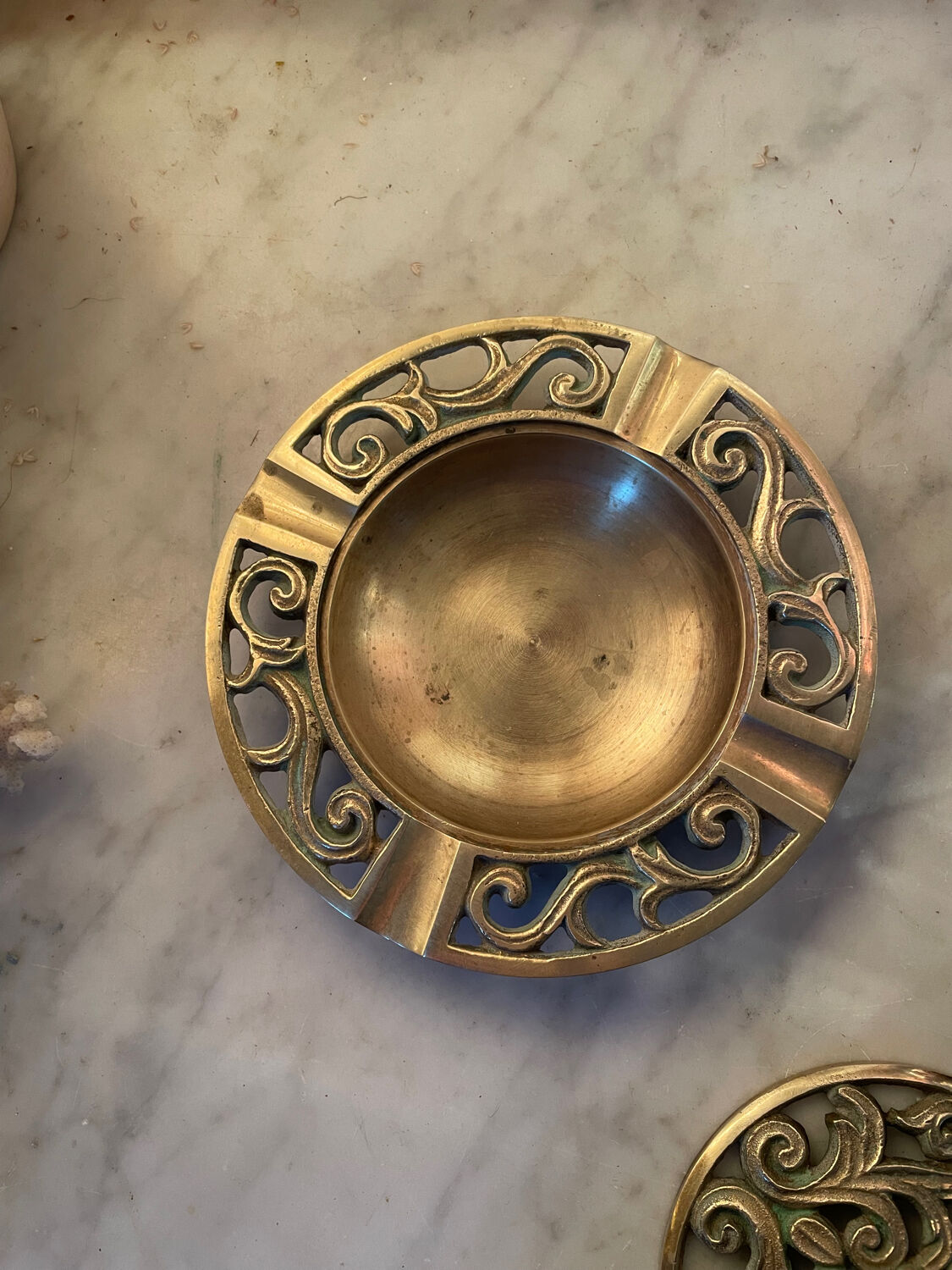 Cendrier couvert en bronze vintage