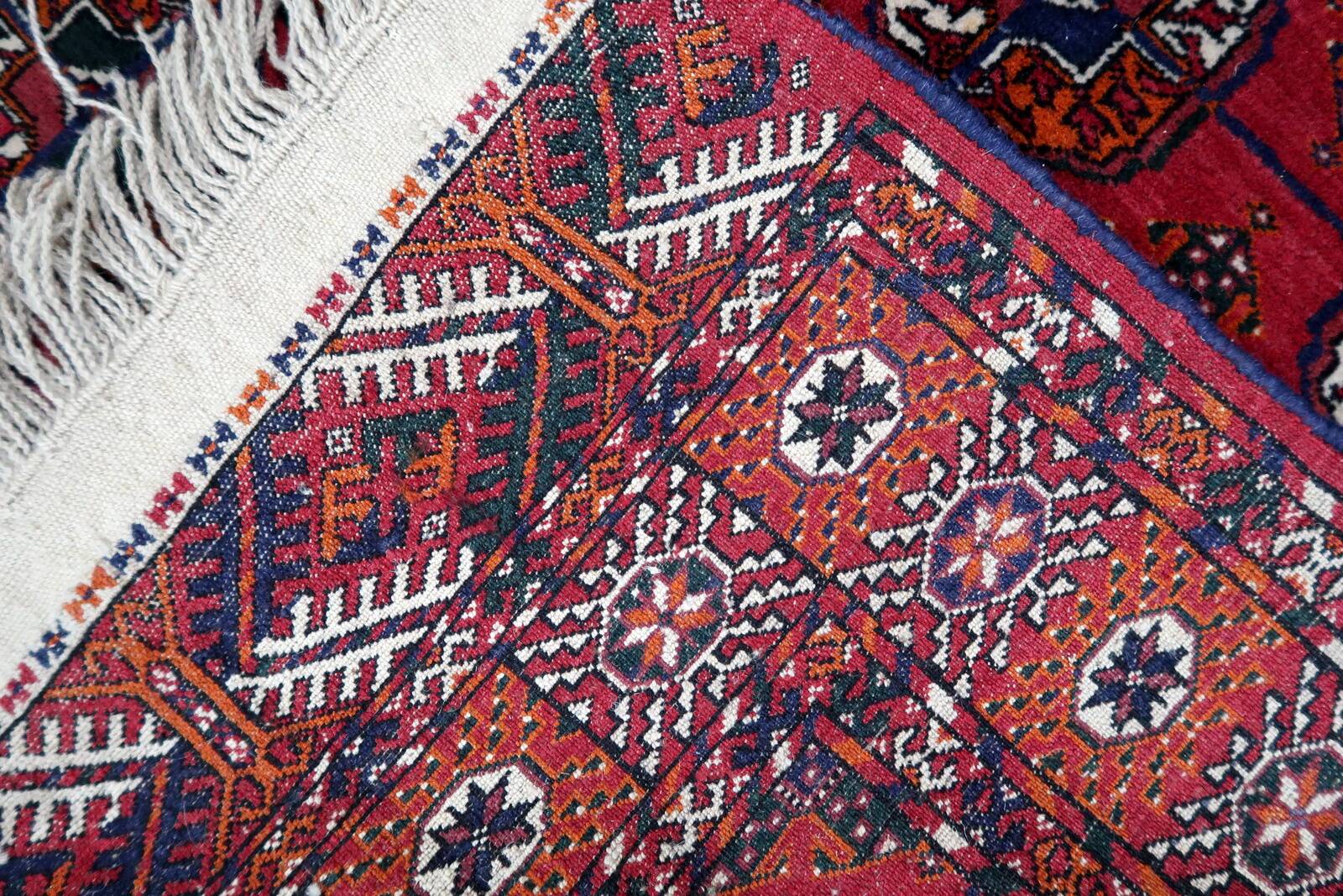 Tapis Vintage Tekke Turkmène Fait Main en Laine – Années 1960 – 126 x 188