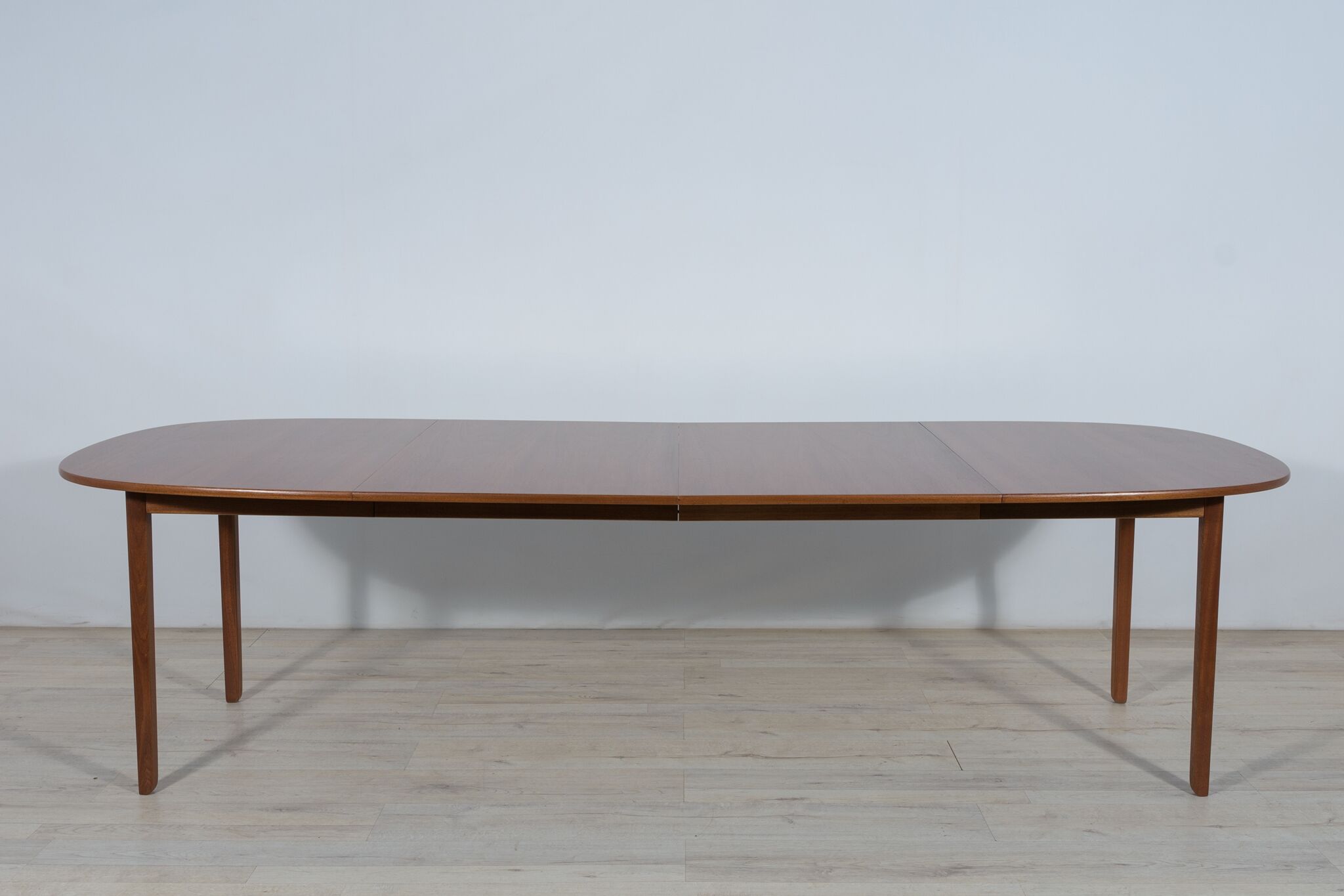Table à manger danoise par Ole Wanscher pour Poul Jeppesens Møbelfabrik, années 1960