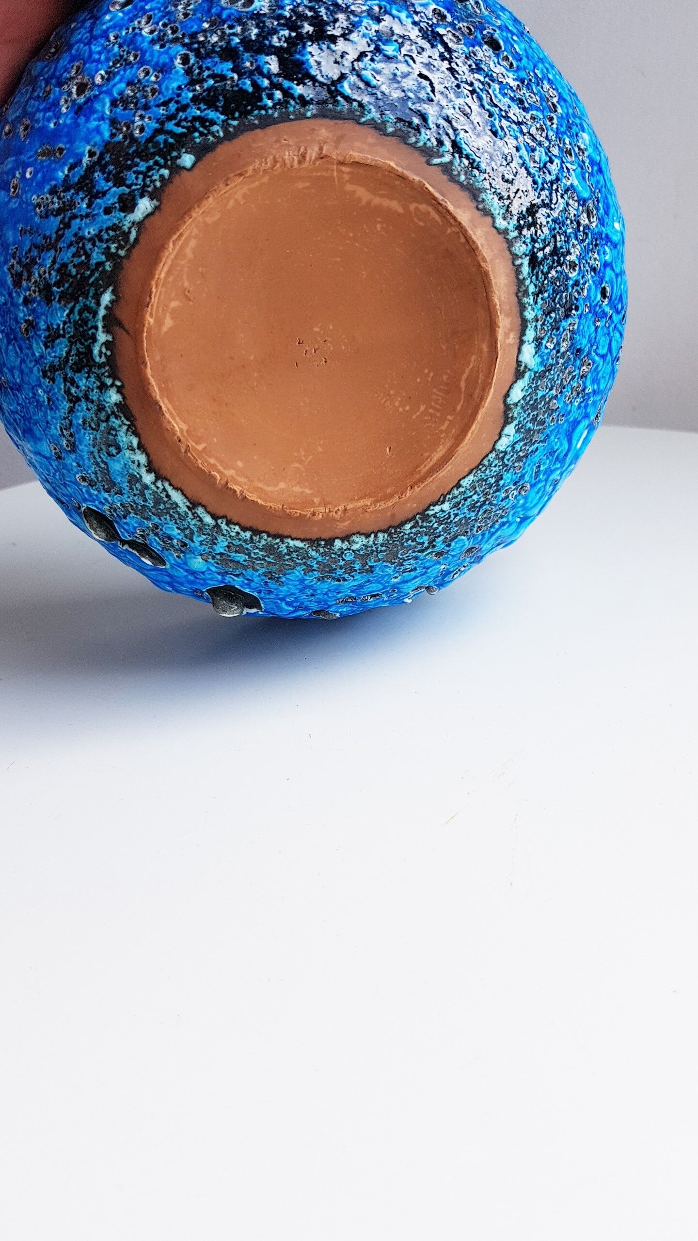 Sea foam vase and cut