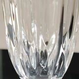 Lot 5 Large champagne flutes in cut crystal. Diamond drop/point patterns. High 20.5 cm
